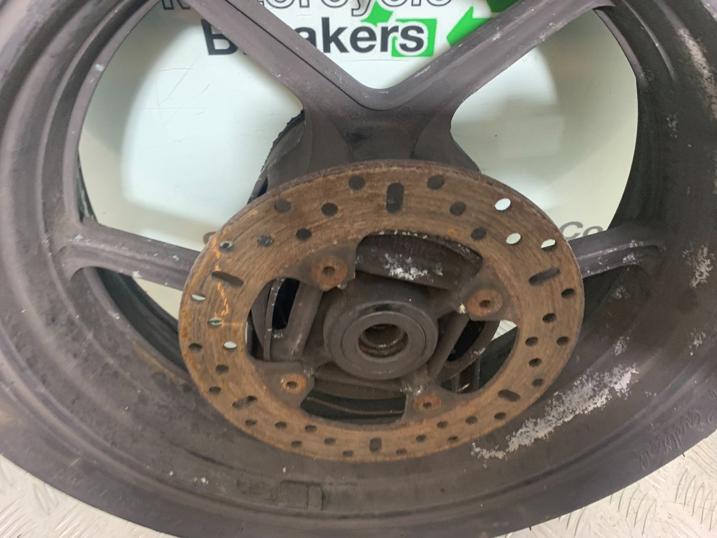 KAWASAKI Z750 Z 750 REAR WHEEL  YEAR 2004-2006  (CMB1234)