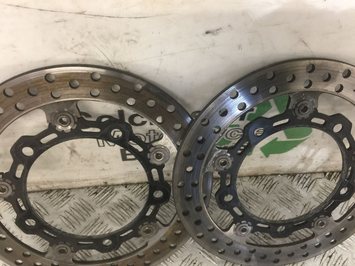 SUZUKI 650 BURGMAN FRONT BRAKE DISCS  YEAR 2014-2018 (STOCK 769)