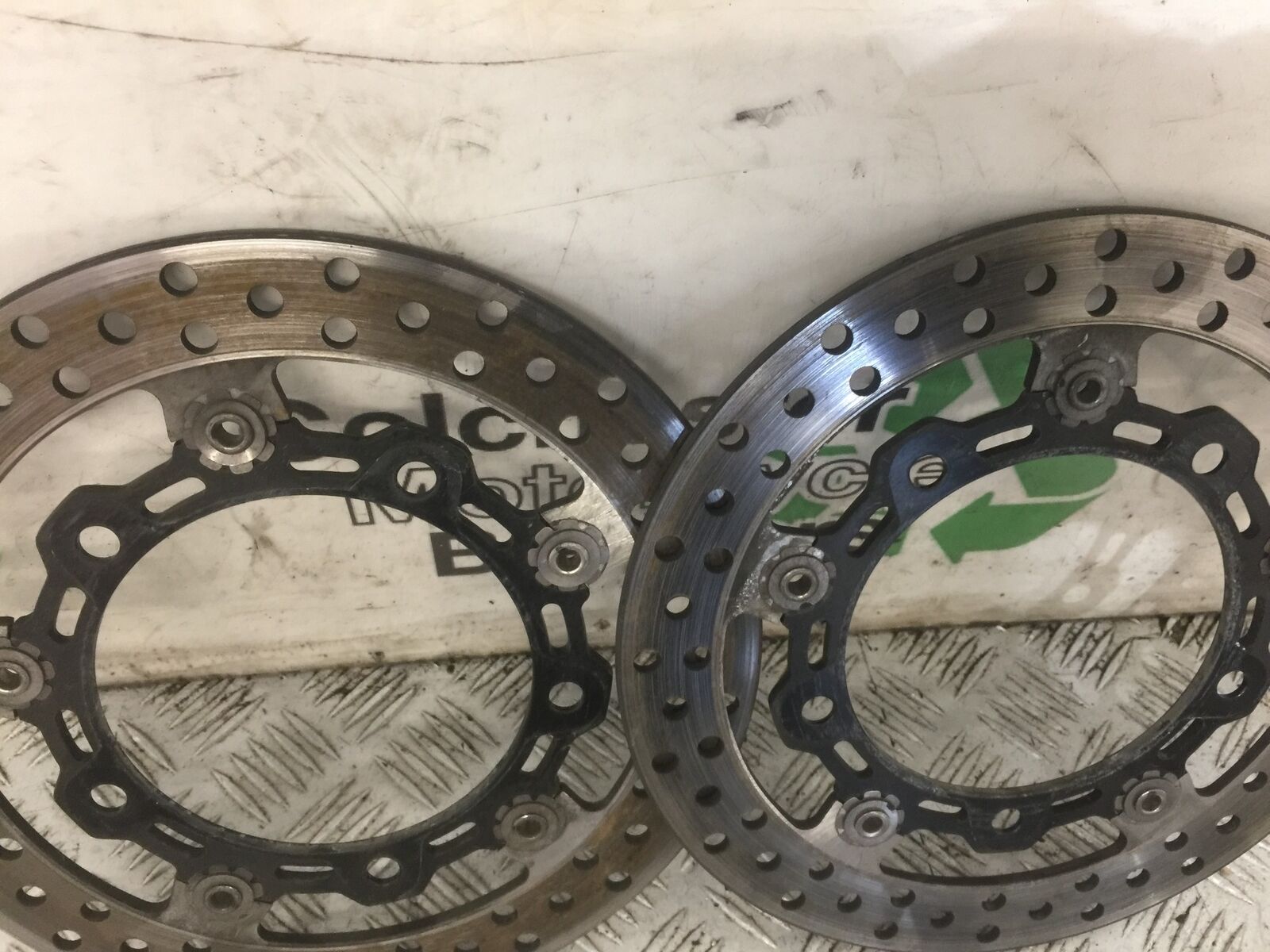 SUZUKI 650 BURGMAN FRONT BRAKE DISCS  YEAR 2014-2018 (STOCK 769)