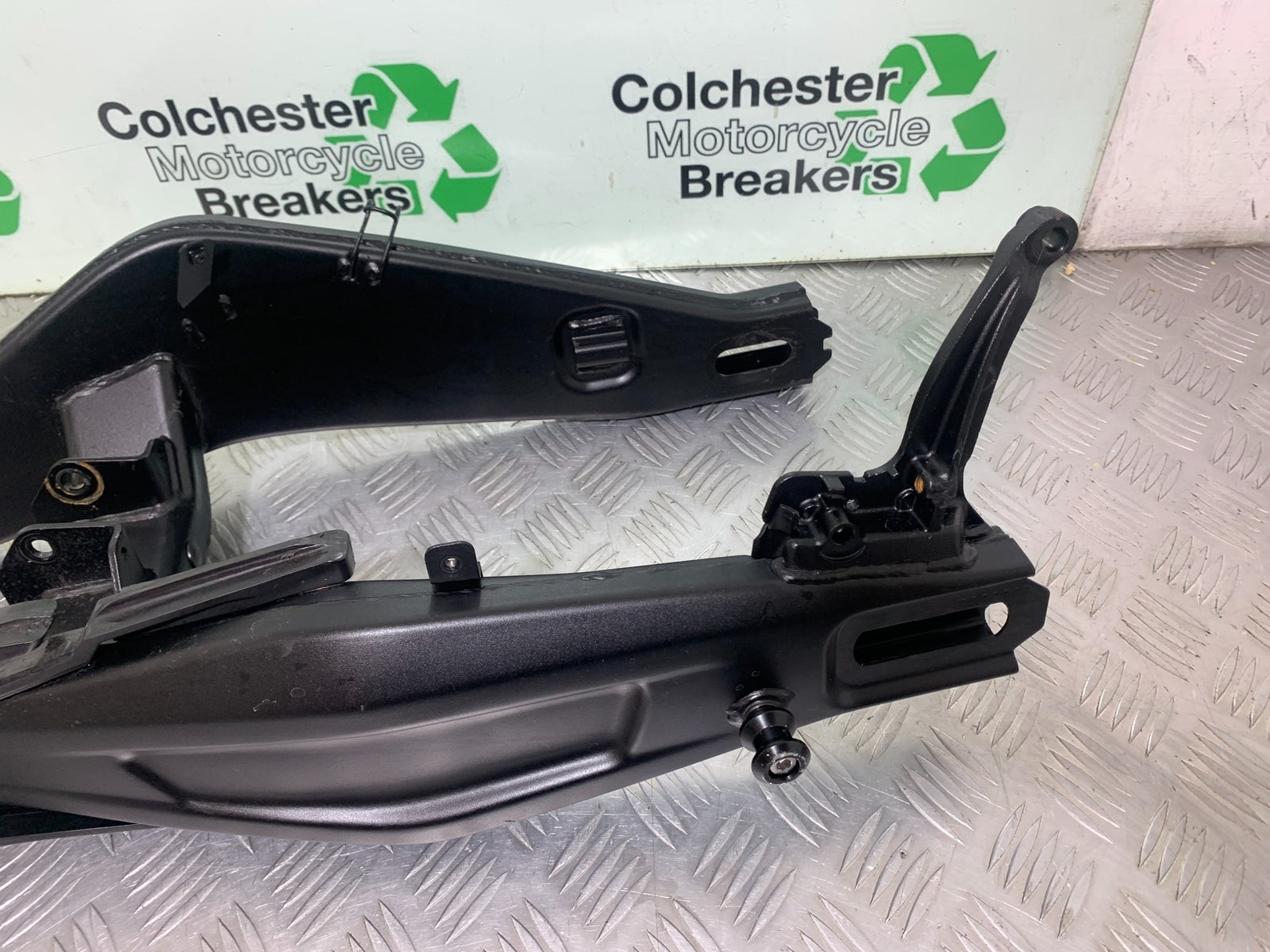 TRIUMPH TRIDENT 660 SWINGARM  YEAR 2021-2024 (CMB1148)