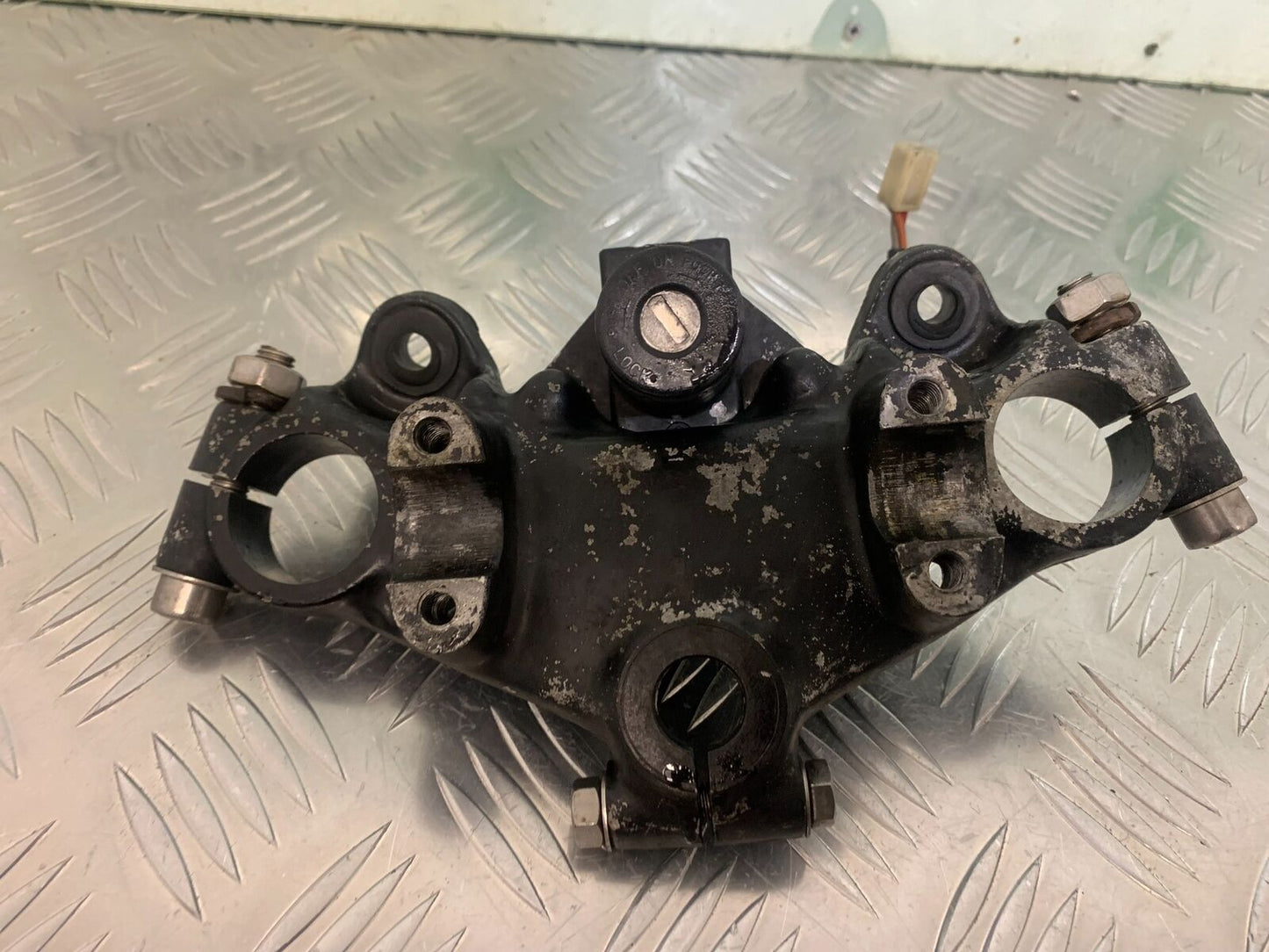 SUZUKI GS750 E GS 750E TOP YOKE  YEAR 1979  (STOCK 959)