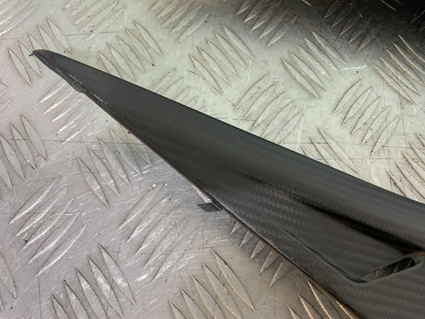 APRILIA RSV4 FACTORY LEFT AND RIGHT CARBON SIDE INFILLS YEAR 2009-2012 (CMB1224)