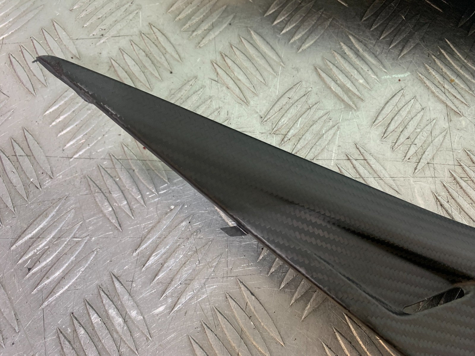 APRILIA RSV4 FACTORY LEFT AND RIGHT CARBON SIDE INFILLS YEAR 2009-2012 (CMB1224)