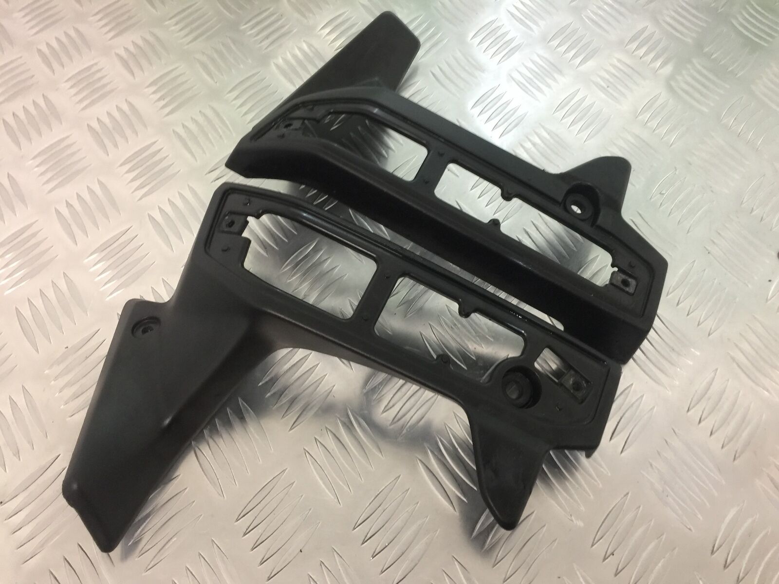 KAWASAKI VN 650 VULCAN LEFT & RIGHT RADIATOR COVERS YEAR 2017-2021 (STOCK 924)