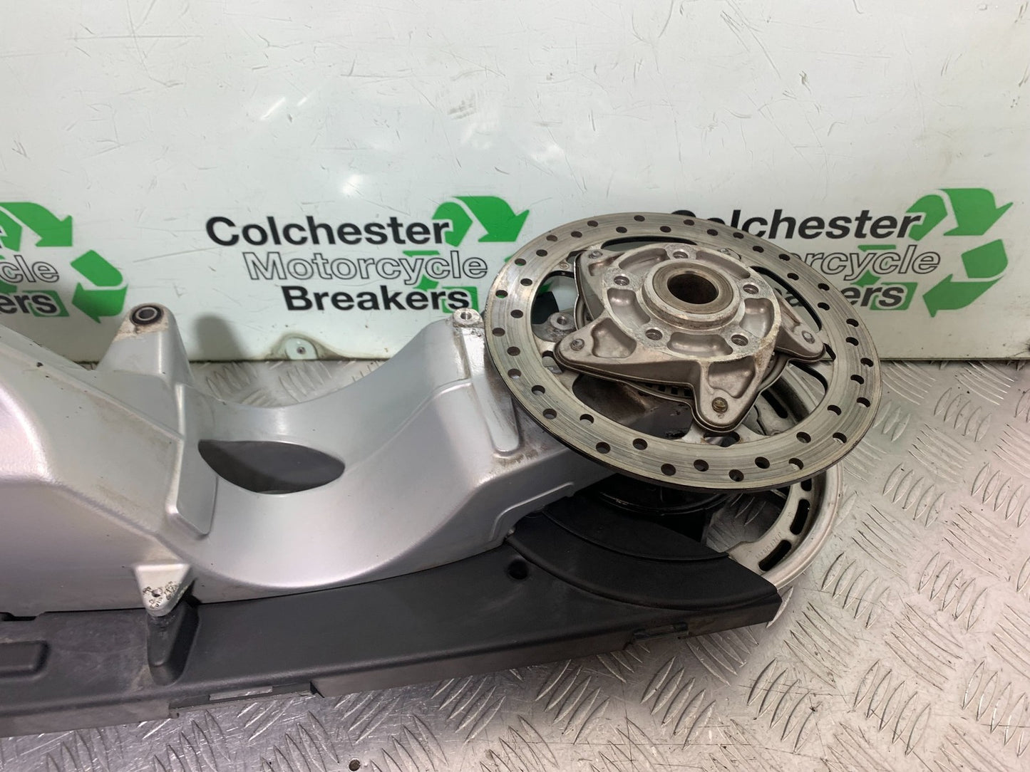 BMW F800 GT SWINGARM DISC HUB   YEAR 2013-2017 (CMB1248)