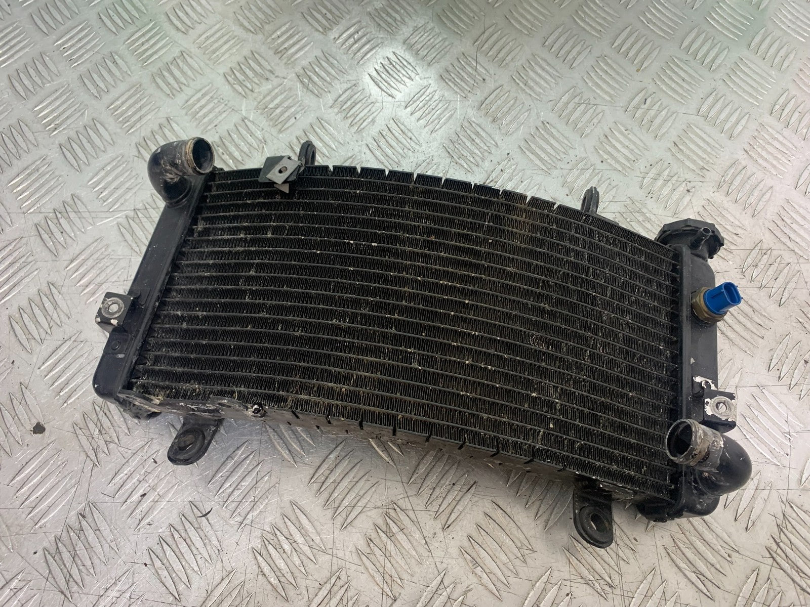 KTM 990 SUPER DUKE RADIATOR  YEAR 2007-2011  (CMB1207)