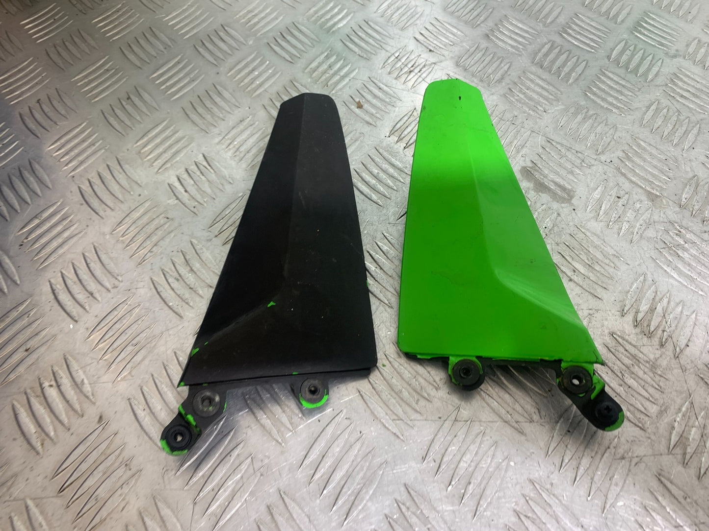 KAWASAKI ZX9R ZX9 E1 TOP FAIRING INFILLS   YEAR 2000-01 (CMB1171)