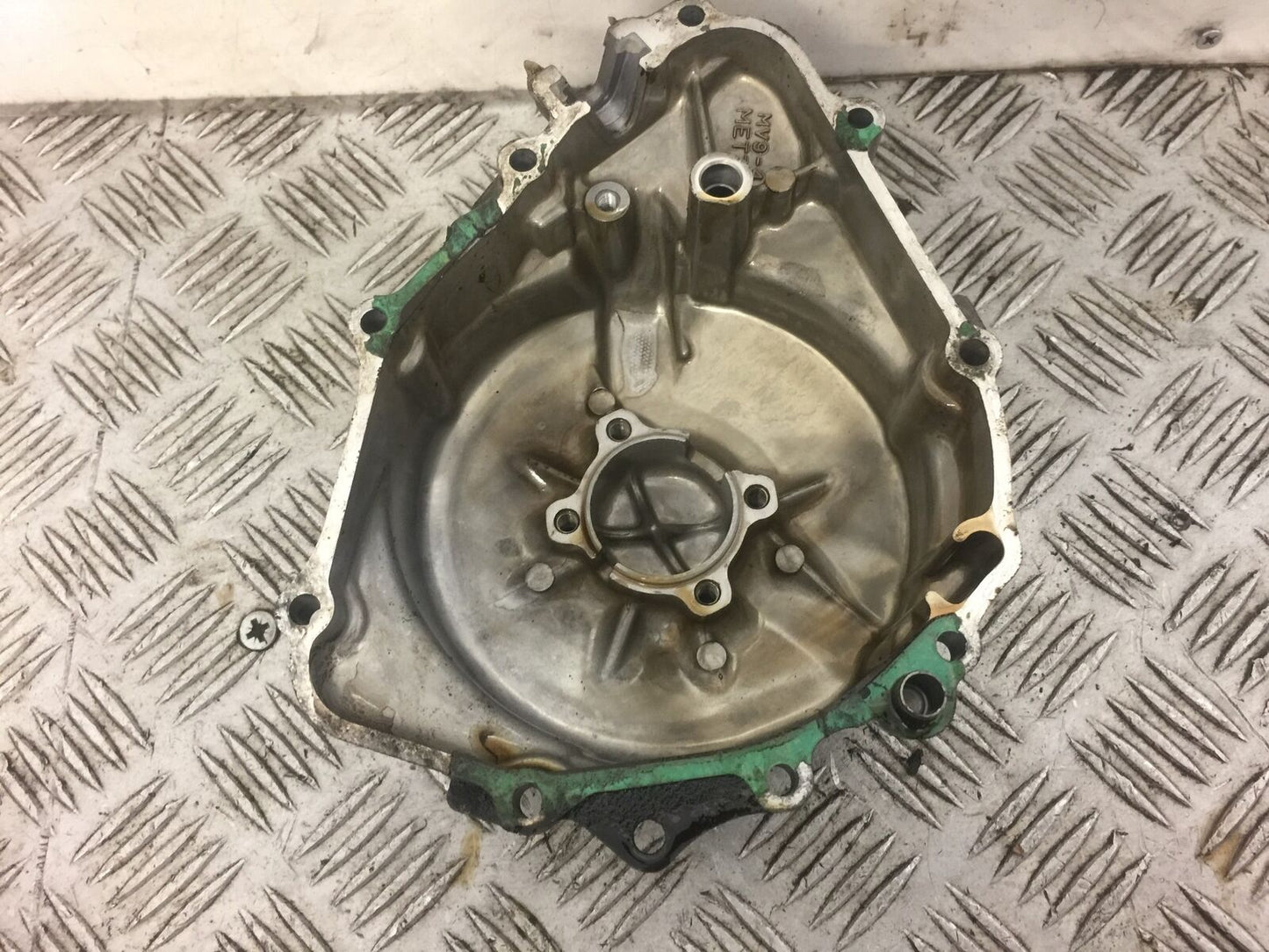 HONDA CB600 CB 600 HORNET GENERATOR COVER YEAR 2001 (STOCK 366)