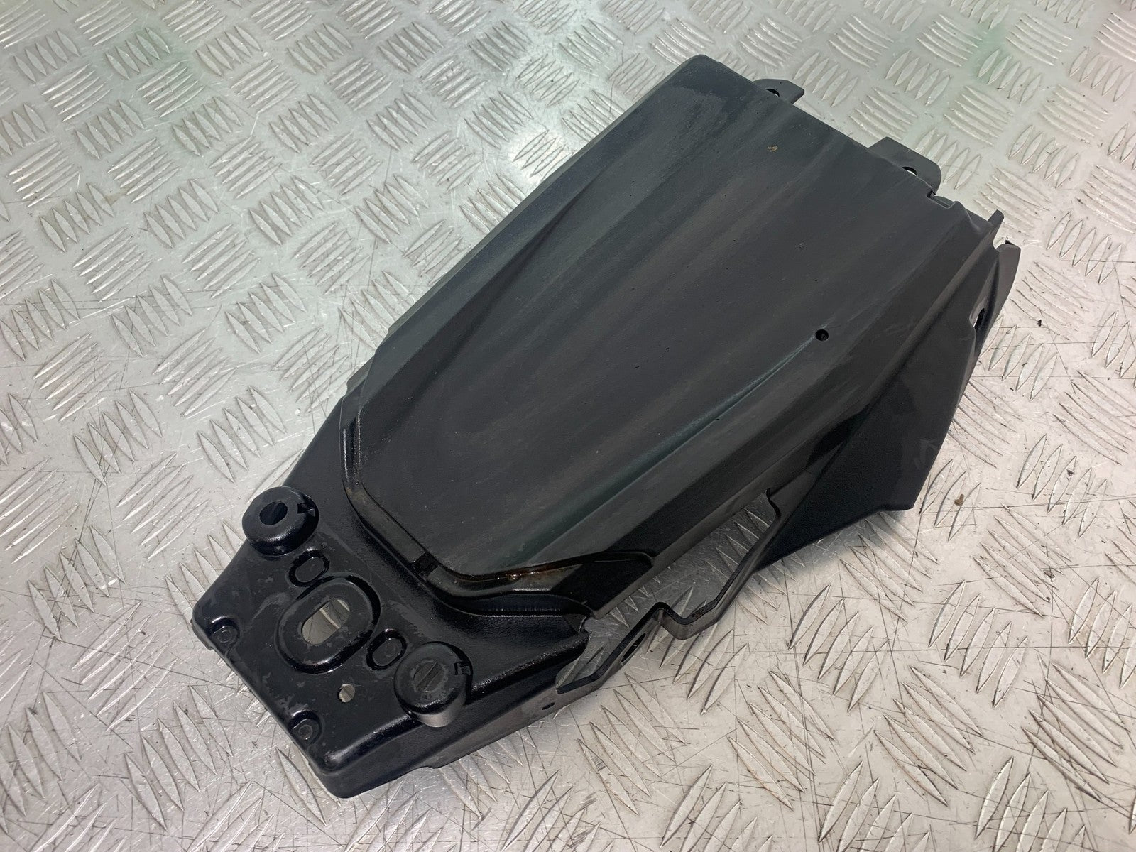 KTM DUKE 125 UNDERTRAY YEAR 2017-2022 (CMB1222)