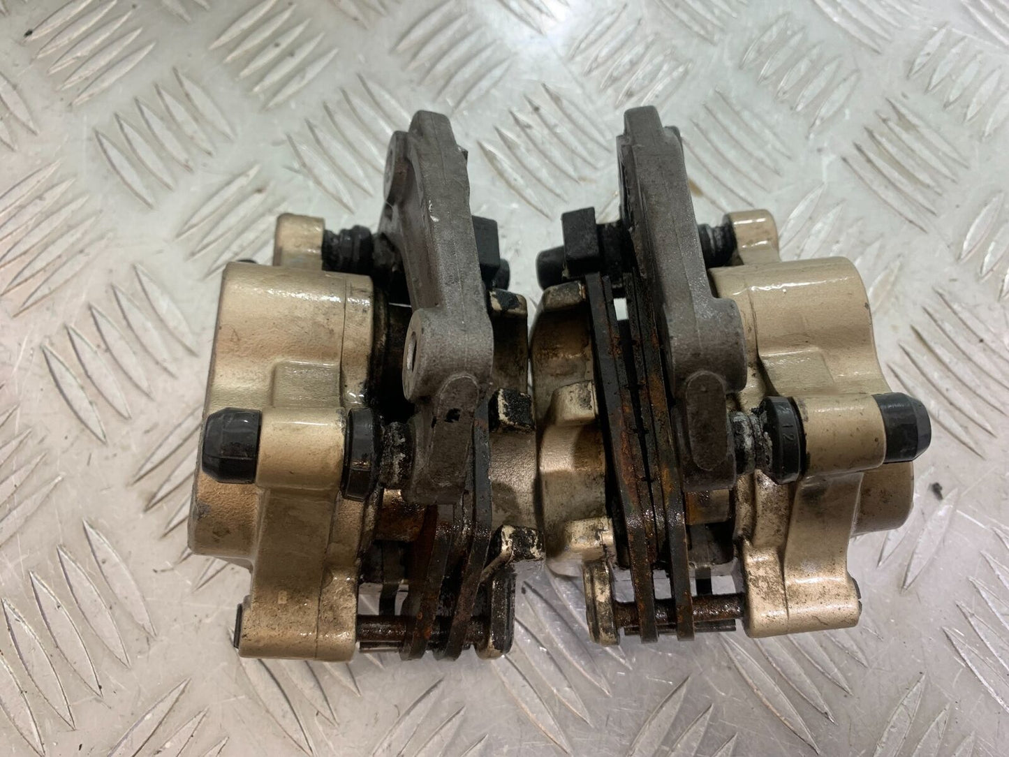 TRIUMPH TIGER 800 FRONT BRAKE CALIPERS   YEAR 2011-2014 (CMB1113)