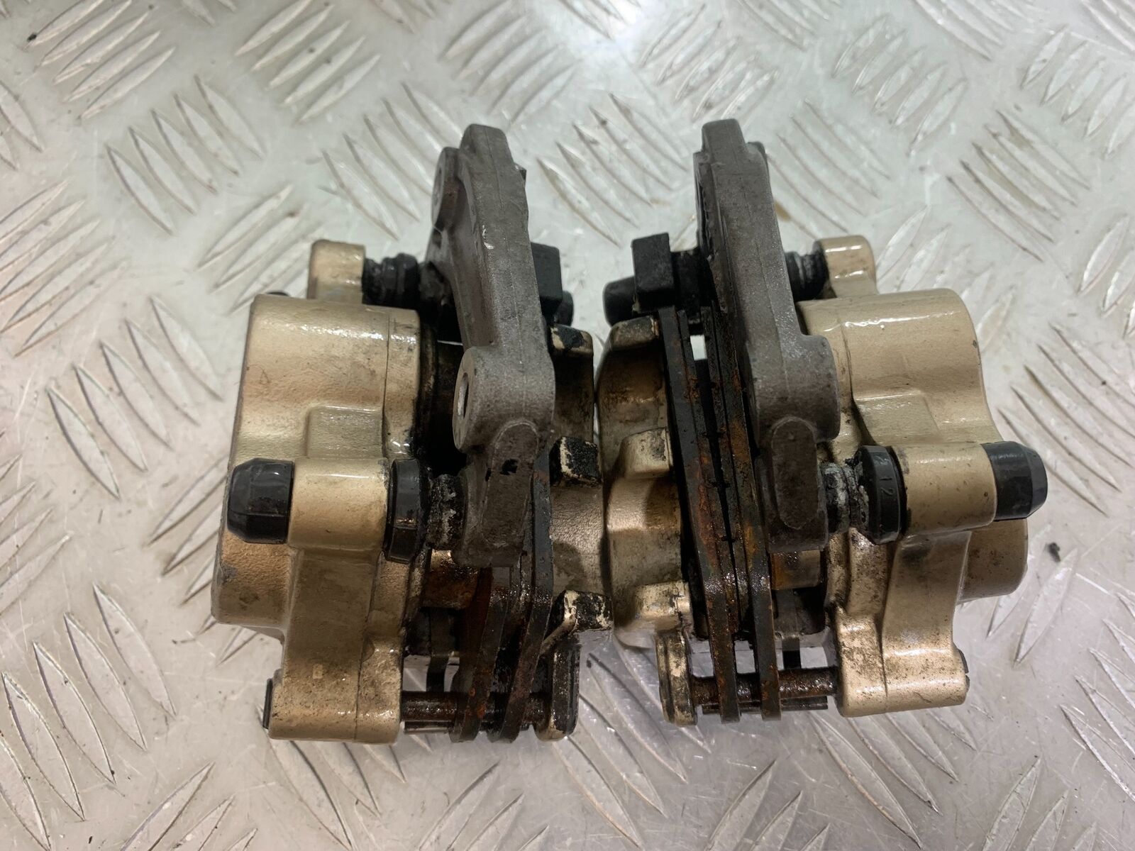 TRIUMPH TIGER 800 FRONT BRAKE CALIPERS   YEAR 2011-2014 (CMB1113)