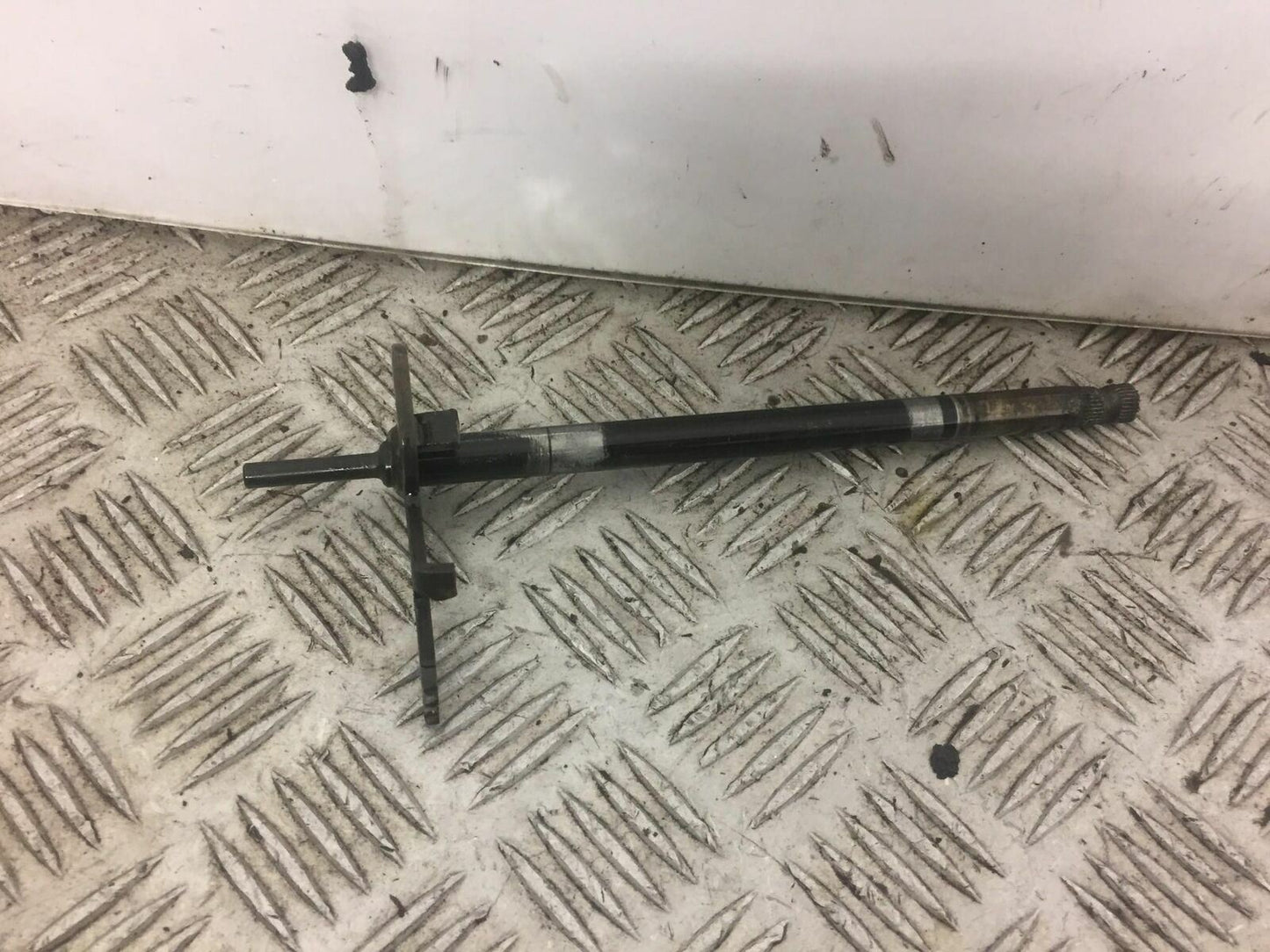 YAMAHA XT350 XT 350 GEAR SHAFT  YEAR 1990