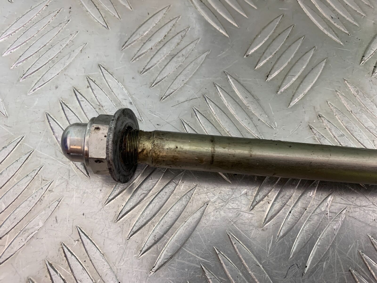 TRIUMPH THUNDERBIRD 1600 SWINGARM SPINDLE  YEAR 2011 (CMB1107)