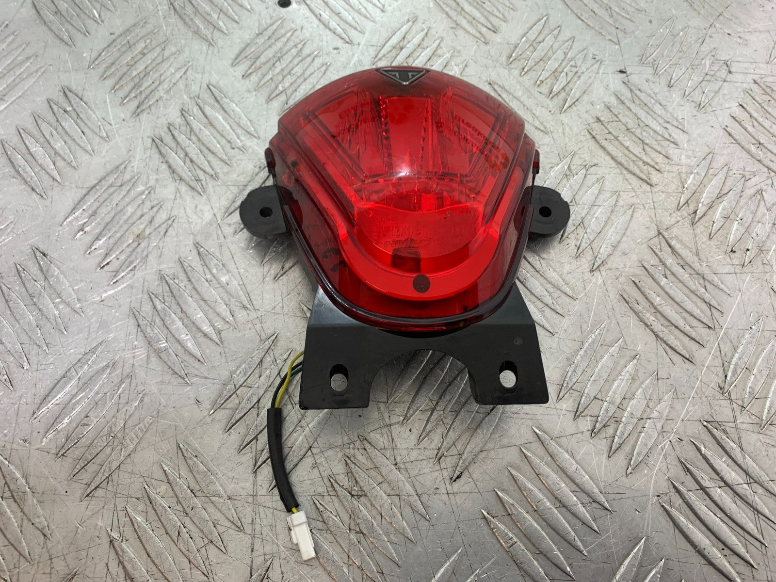 TRIUMPH TRIDENT 660 REAR LIGHT   YEAR 2021-2024 (CMB1295)