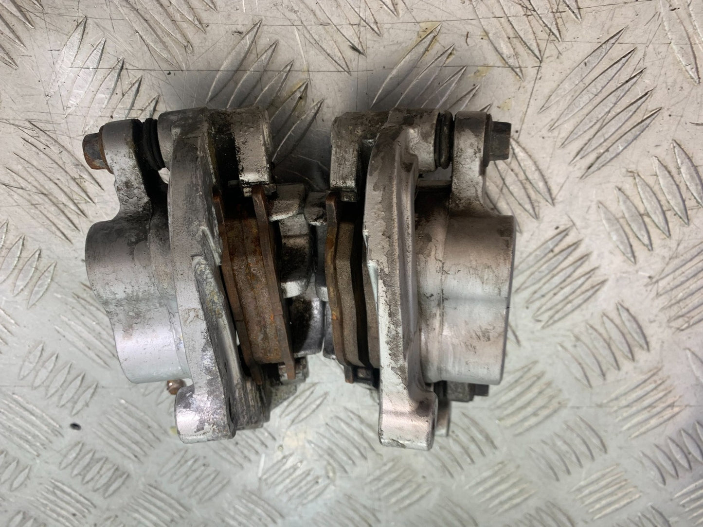 YAMAHA XVS 1300 MIDNIGHT STAR FRONT BRAKE CALIPERS   YEAR 2007-16 (CMB1200)
