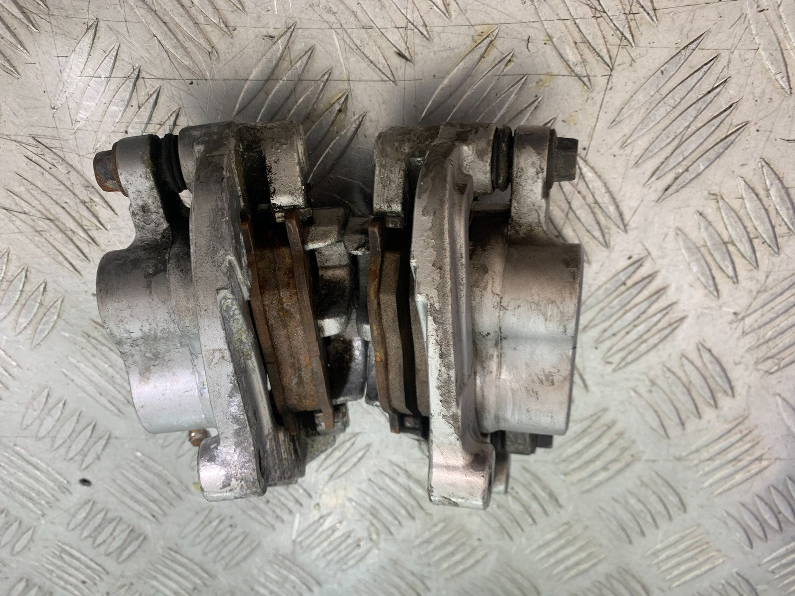YAMAHA XVS 1300 MIDNIGHT STAR FRONT BRAKE CALIPERS   YEAR 2007-16 (CMB1200)