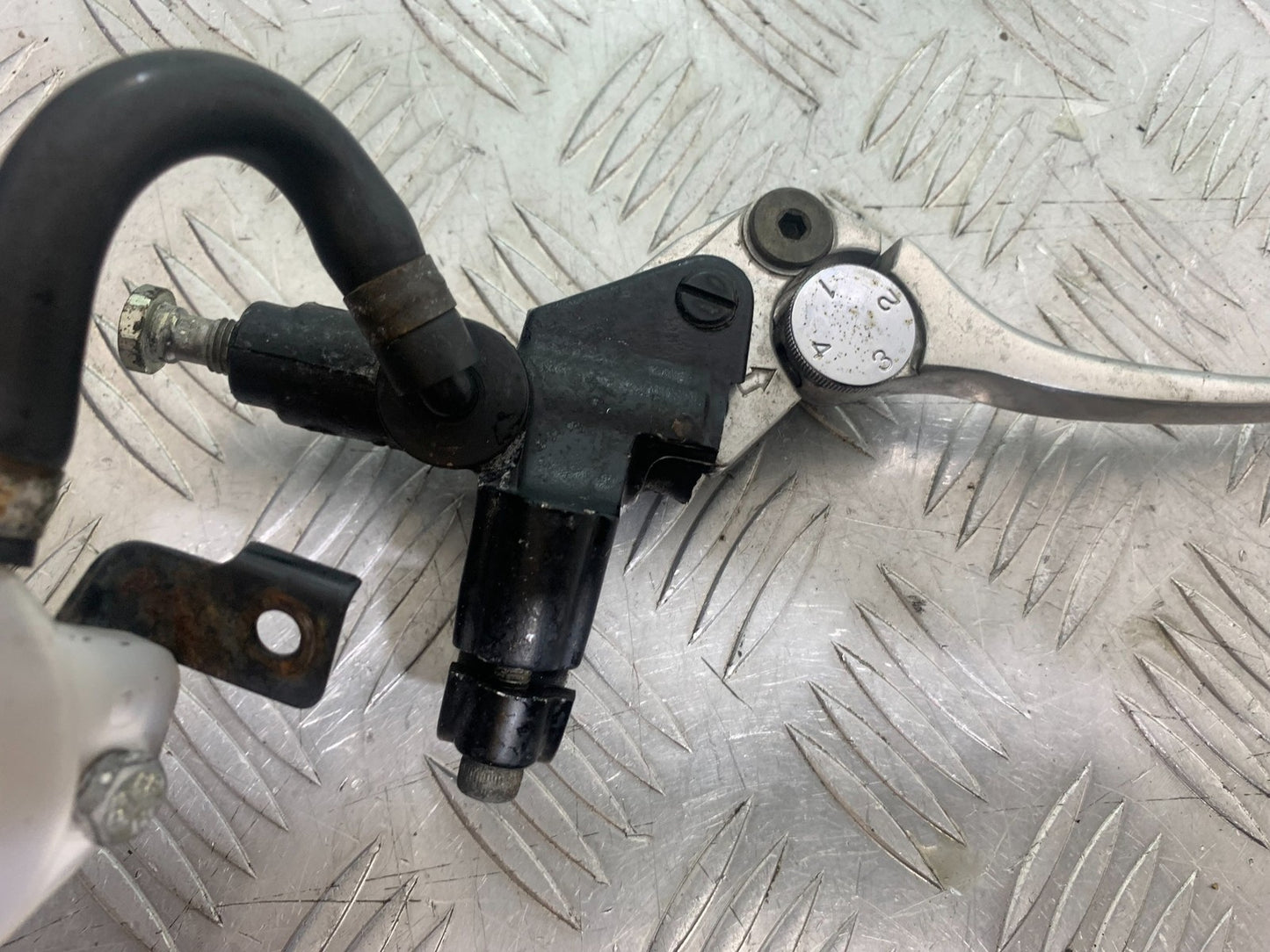 TRIUMPH 955i SPRINT ST FRONT BRAKE MASTER CYLINDER   1999-2004 (CMB1176)