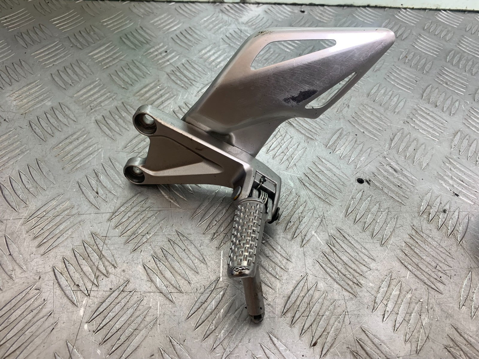 HONDA CBR1000 rr FIREBLADE FRONT LEFT HANGER YEAR 2012-2016 (CMB1198)