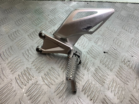 HONDA CBR1000 rr FIREBLADE FRONT LEFT HANGER YEAR 2012-2016 (CMB1198)