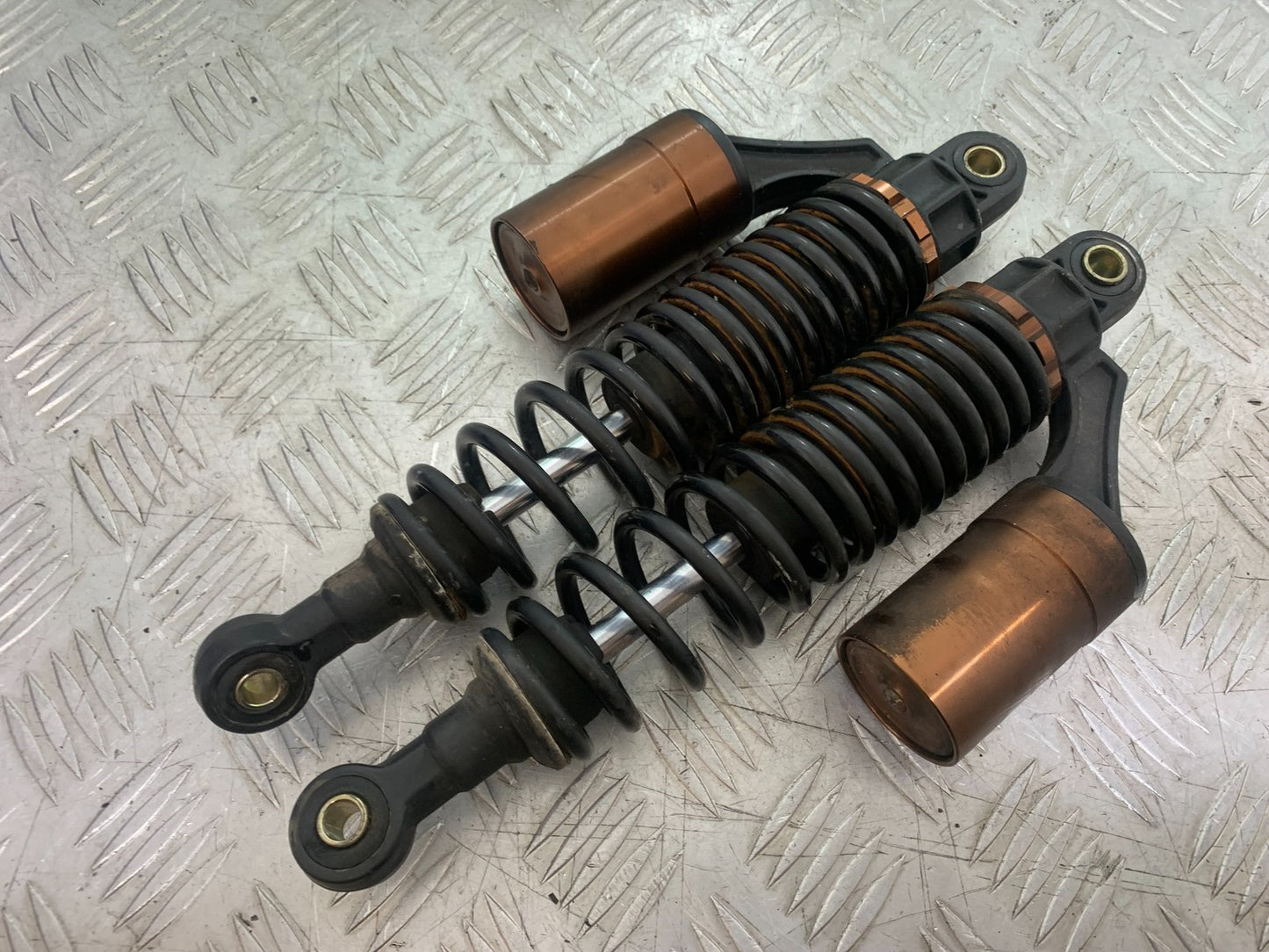 SINNIS HOODLUM 125 REAR SHOCKS  YEAR 2021-2025 (CMB1196)