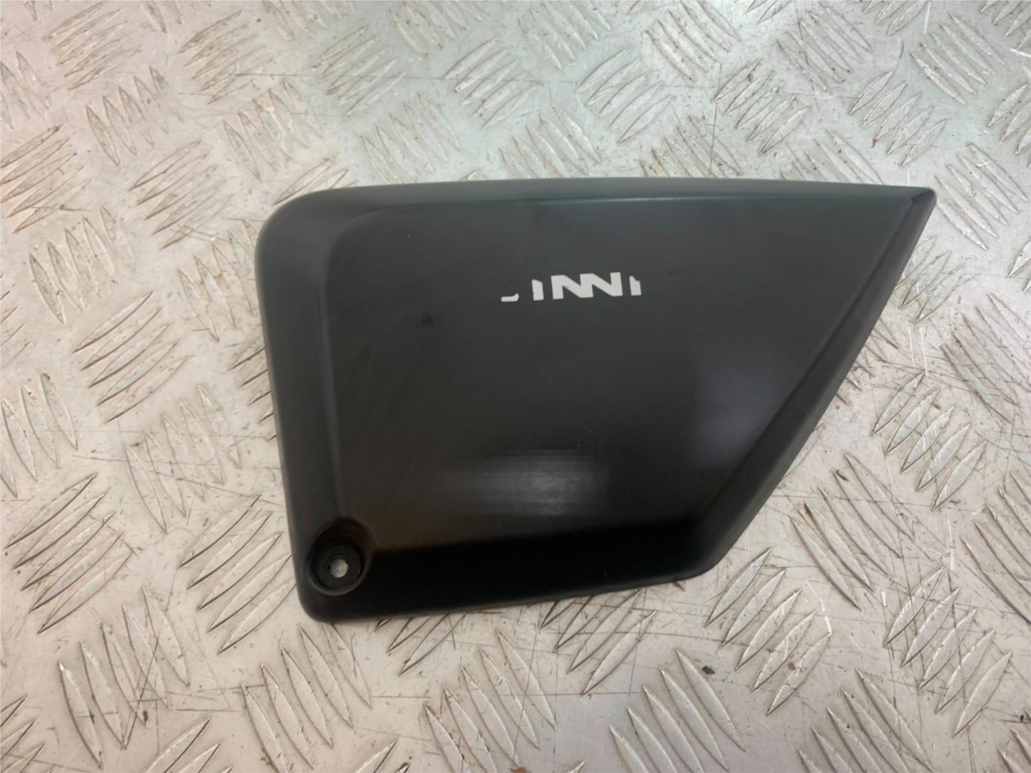 SINNIS HOODLUM 125 LEFT SEAT PANEL  YEAR 2021-2025 (CMB1196)