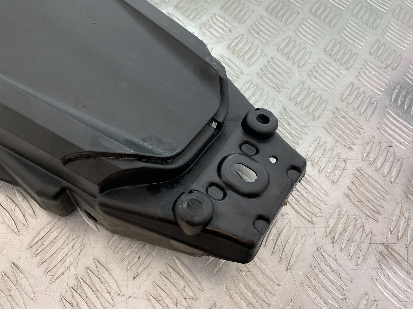 KTM DUKE 125 UNDERTRAY YEAR 2017-2022 (CMB1274)