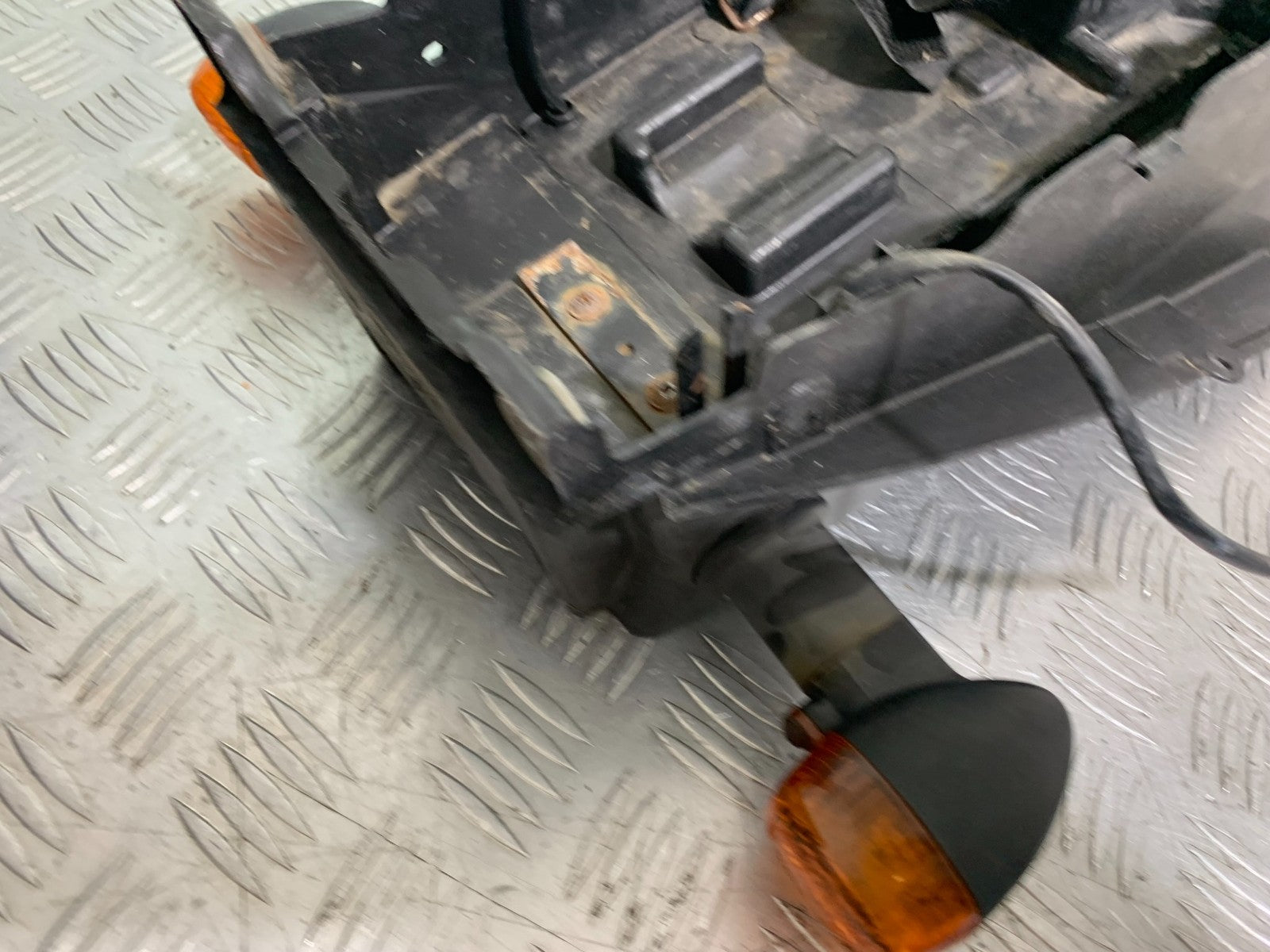 KAWASAKI ZX6R ZX6 J REAR MUDGUARD AND INDICATORS YEAR 2000 (CMB1312)