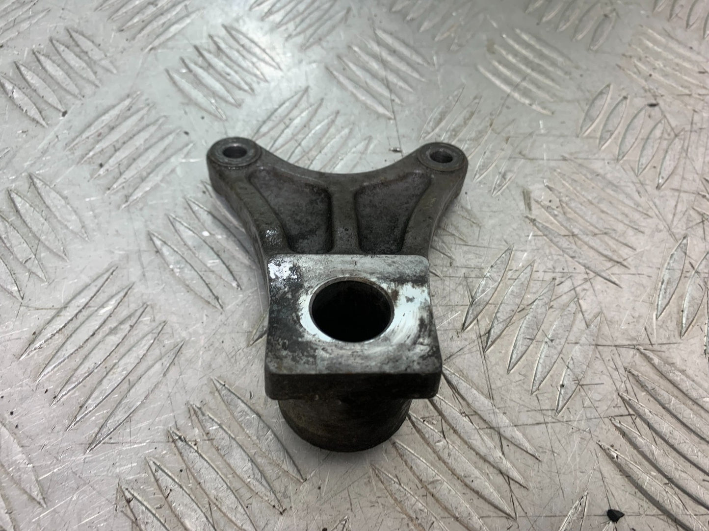 SUZUKI GSF600 GSF 600 BANDIT REAR CALIPER BRACKET 2000-2004 (CMB1269)