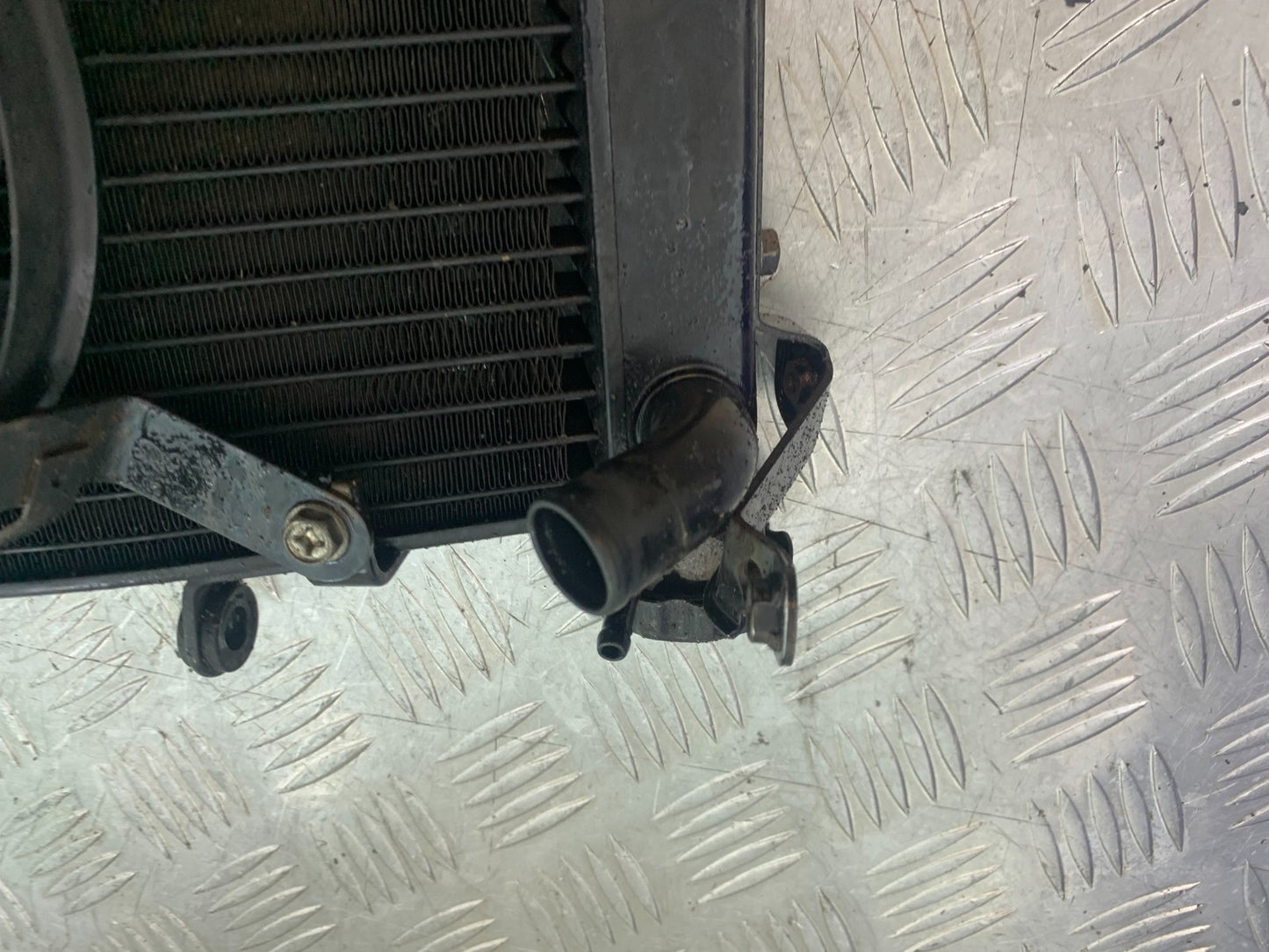 TRIUMPH 675 STREET TRIPLE R RADIATOR AND FAN  YEAR 2013 - 2016 (CMB1221)