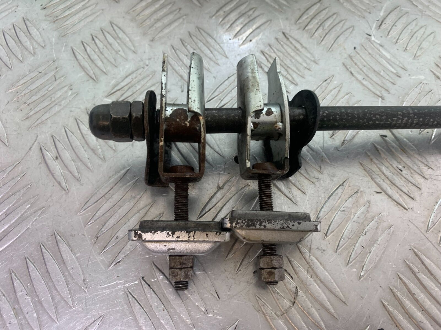 SINNIS TERRAIN 125 REAR WHEEL SPINDLE  YEAR 2024 (CMB1072)