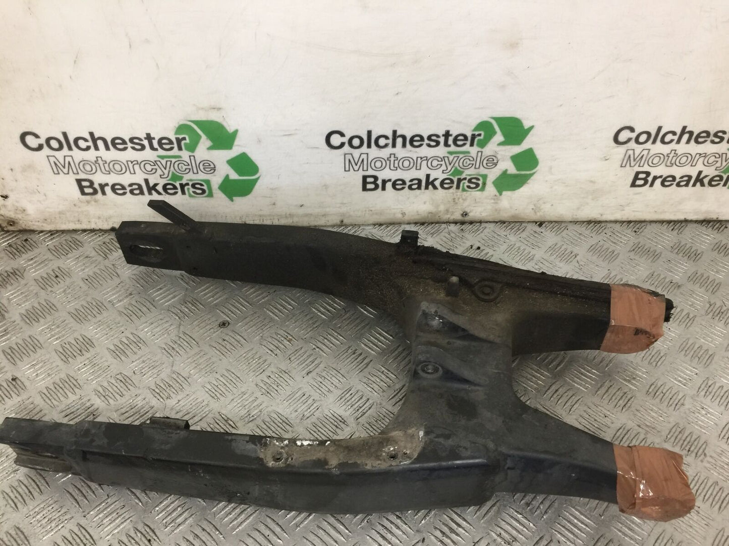 HONDA CB600 CB 600 F-9 HORNET SWINGARM   2009 (STOCK 869)