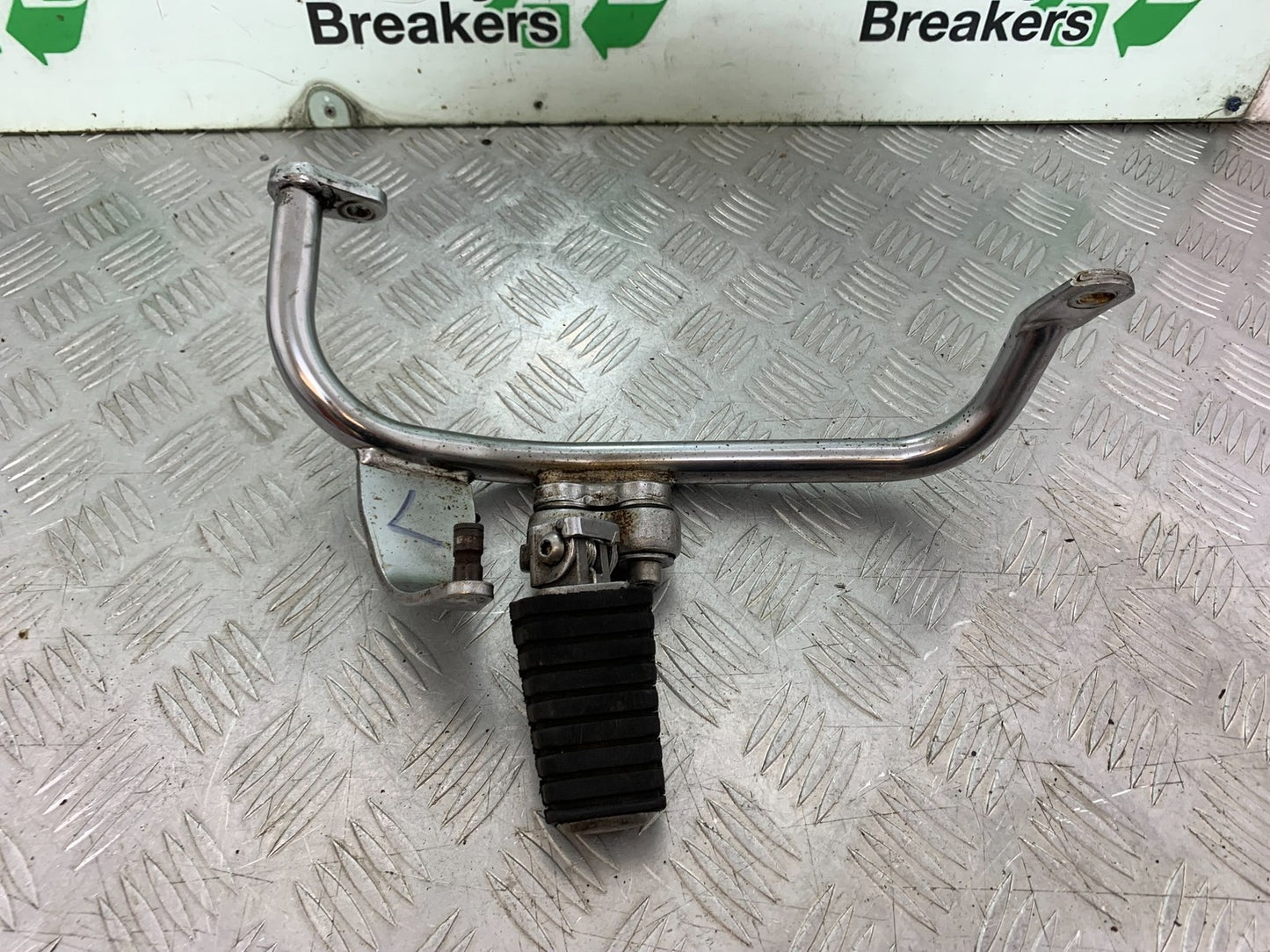YAMAHA XV1100 XV 1100 VIRAGO LEFT HANGER AND PEG  1990-1999 (CMB1190)