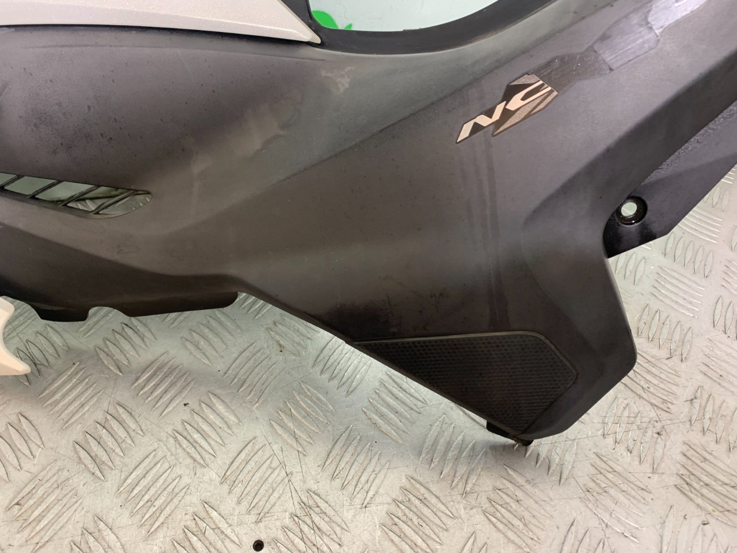 HONDA NC700 X LEFT TANK PANEL  YEAR 2012-2014 (CMB1327)
