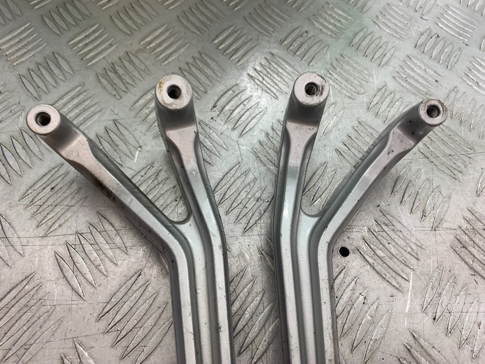 YAMAHA YZF-R125 YZF 125 REAR HANGERS AND PEGS  YEAR 2019-2022 (CMB1263)