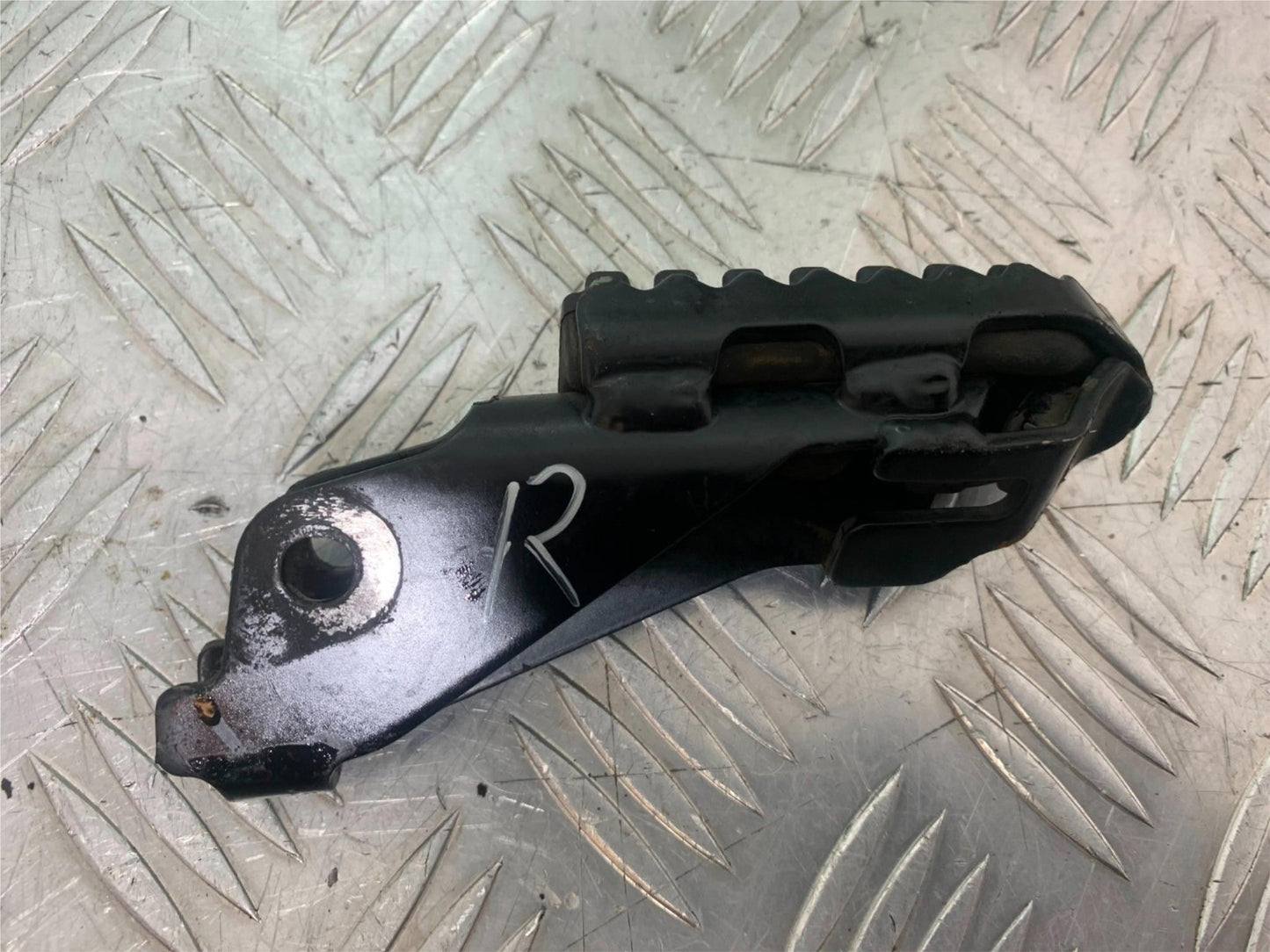 TRIUMPH TIGER 800 XRT FRONT RIGHT FOOTPEG  2018-2020 (CMB1193)