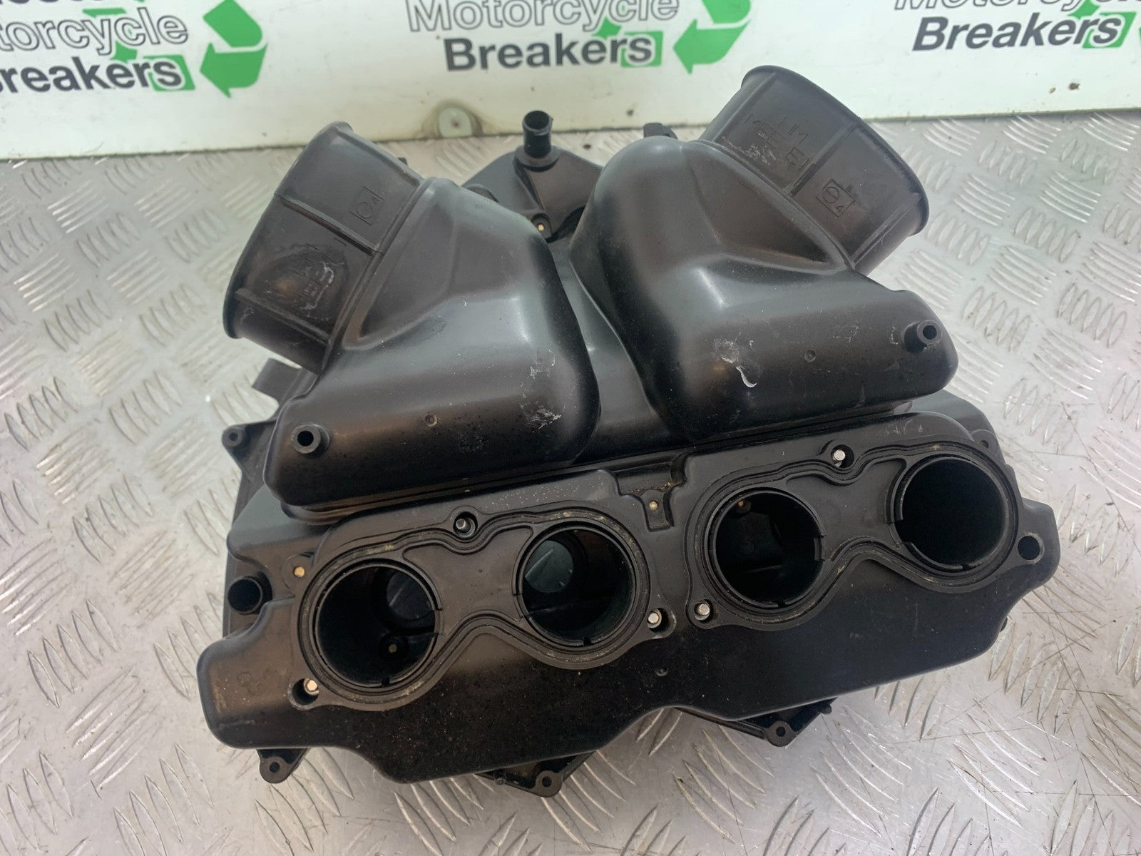 HONDA CBR600 CBR 600 RR AIR BOX    YEAR 2003-2004 CMB1173)