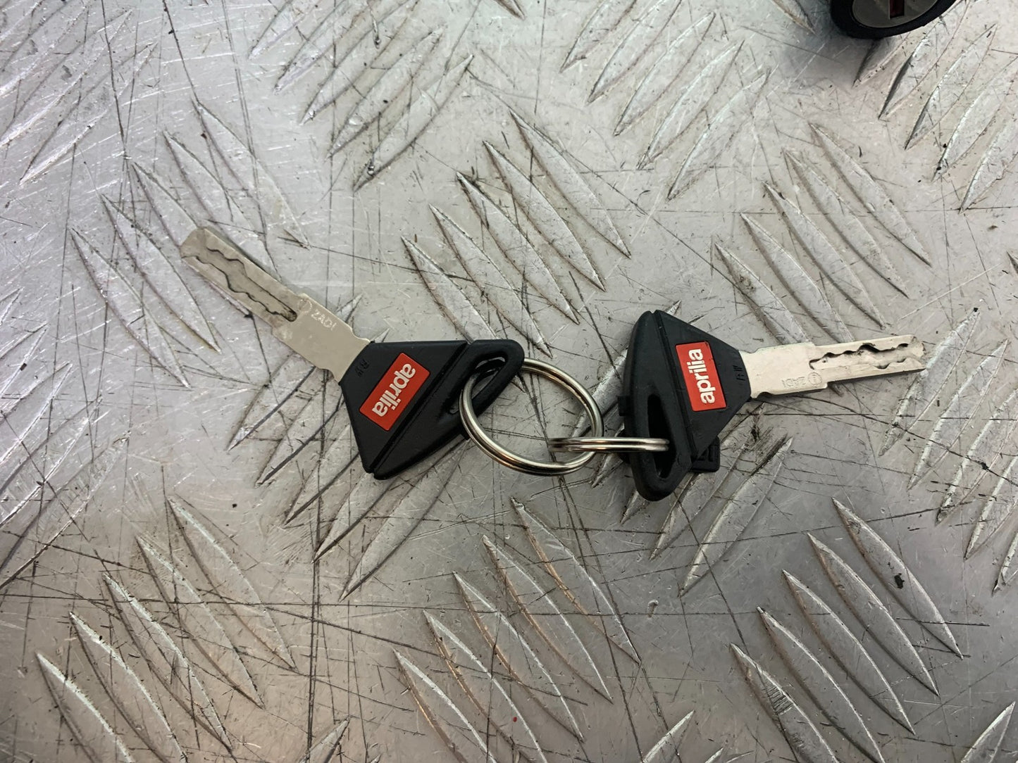 APRILIA RSV4 FACTORY ECU LOCK KEYS   YEAR 2009-2012(CMB1224)