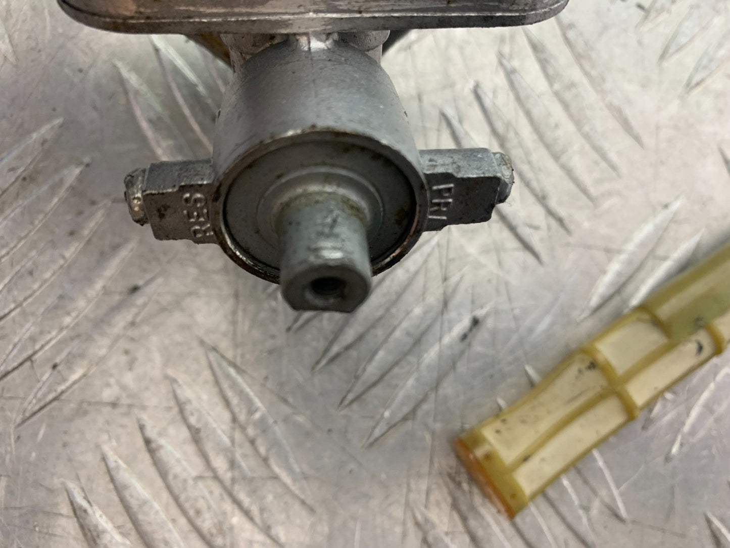 TRIUMPH TROPHY 900 PETROL TAP  YEAR 1991-95 (CMB1251)