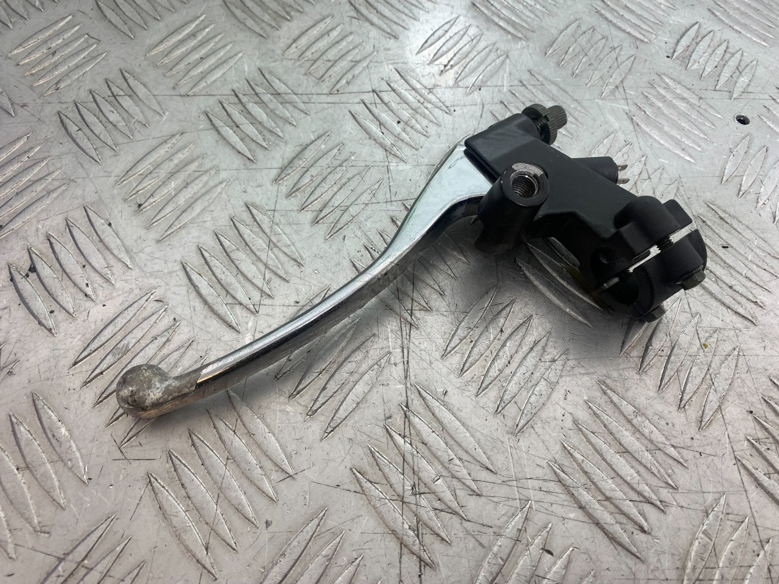 PIONEER NEVADA XF125 CLUTCH LEVER AND BRACKET  YEAR 2009 (CMB1214)