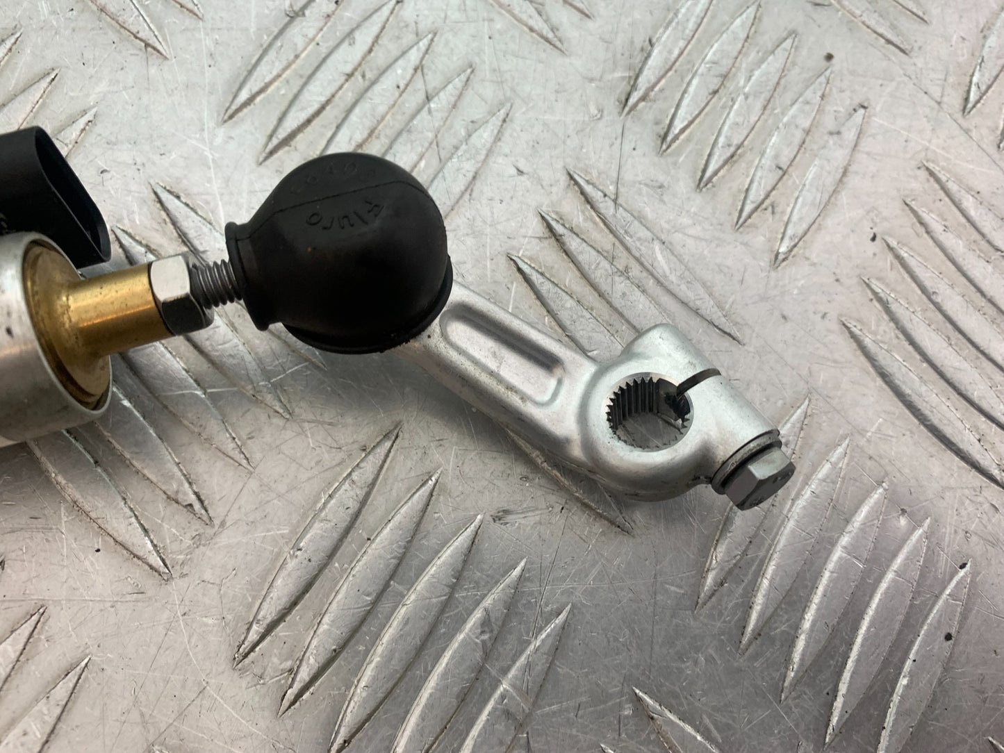 BMW M1000 R QUICKSHIFTER  YEAR 2023-2024 (CMB1140)