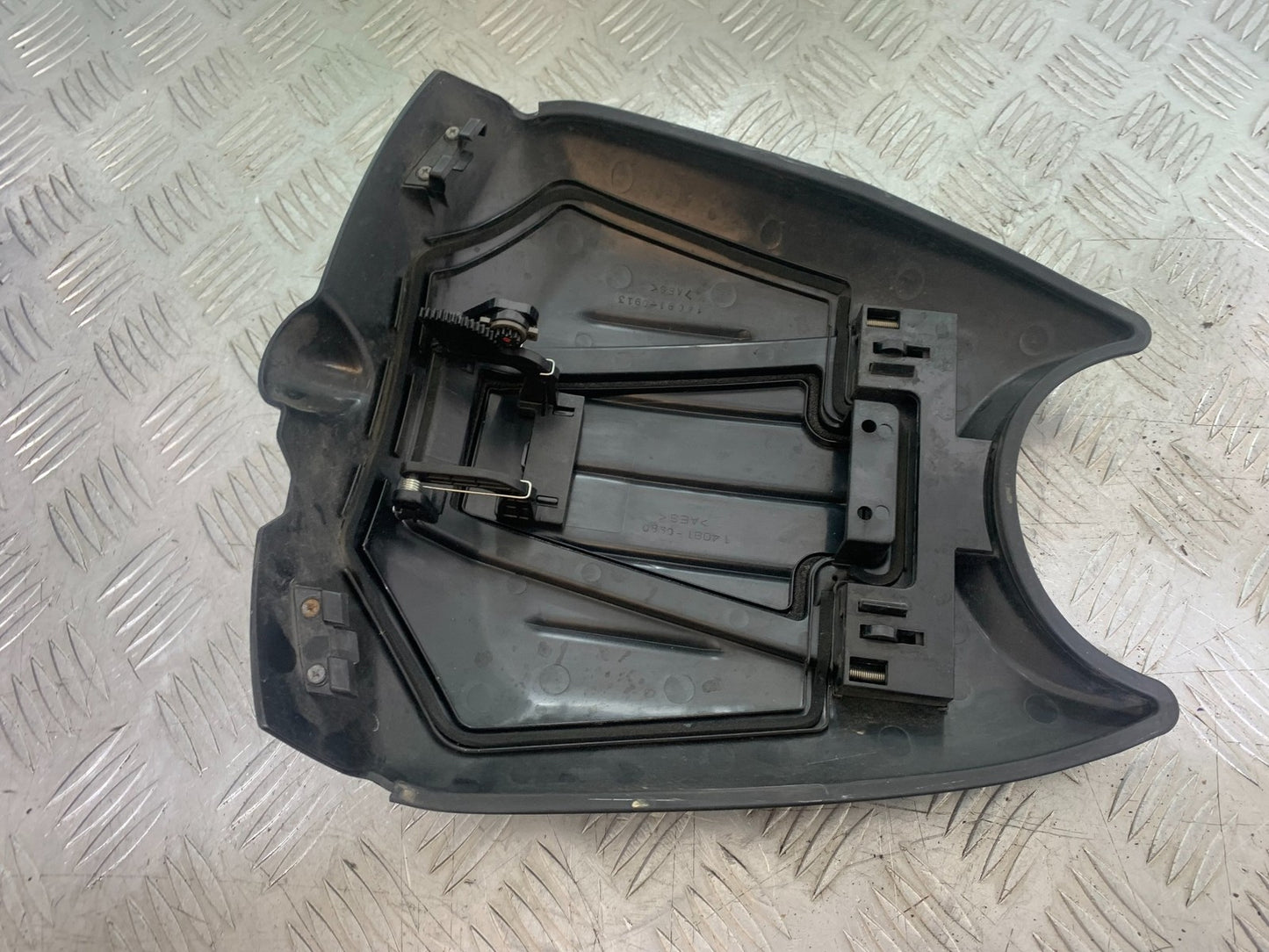 KAWASAKI GTR1400 GTR 1400 PETROL TANK LID  YEAR 2007-2009 (CMB1174)