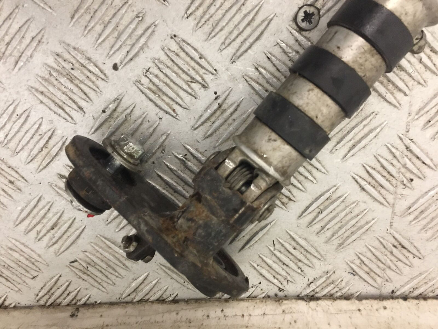 HONDA VT600 VT 600 SHADOW FRONT LEFT HANGER & PEG   YEAR 1992-1997 (STOCK 833)