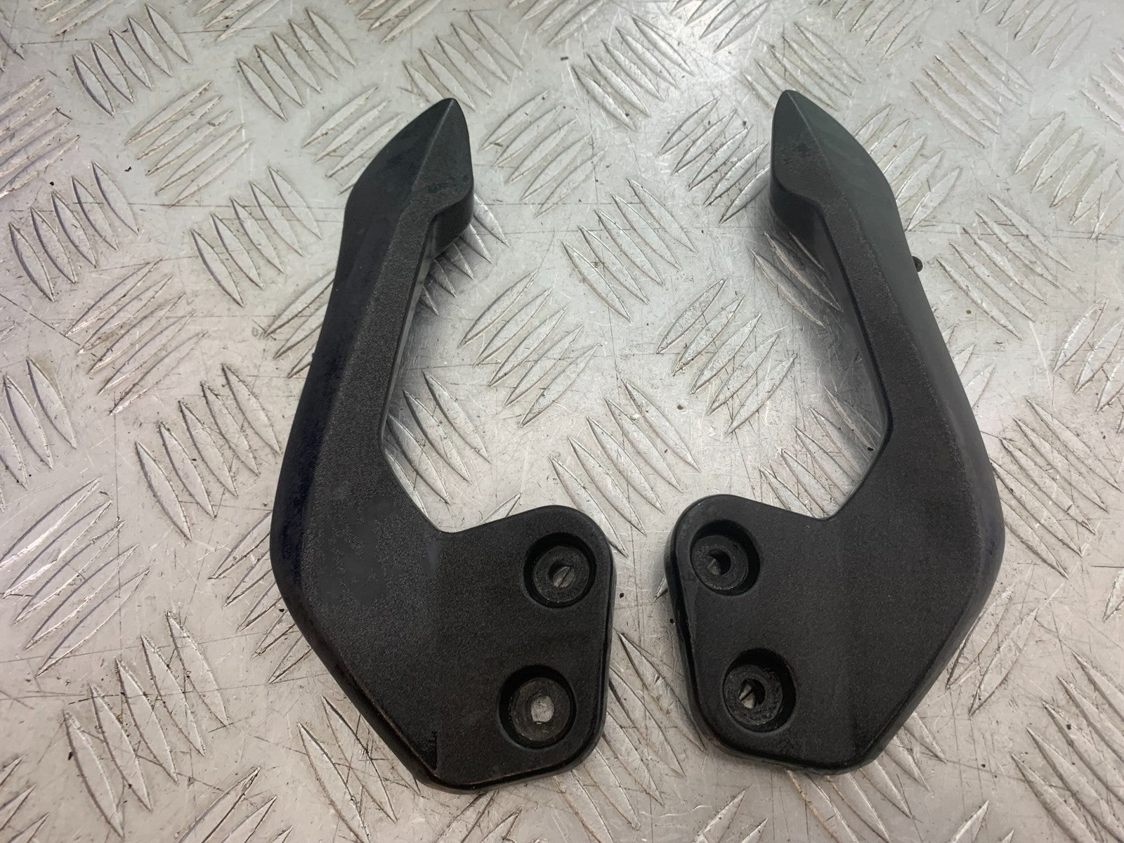 BENELLI BN125 BN 125 GRAB RAILS  YEAR 2018-2021 (CMB1245)