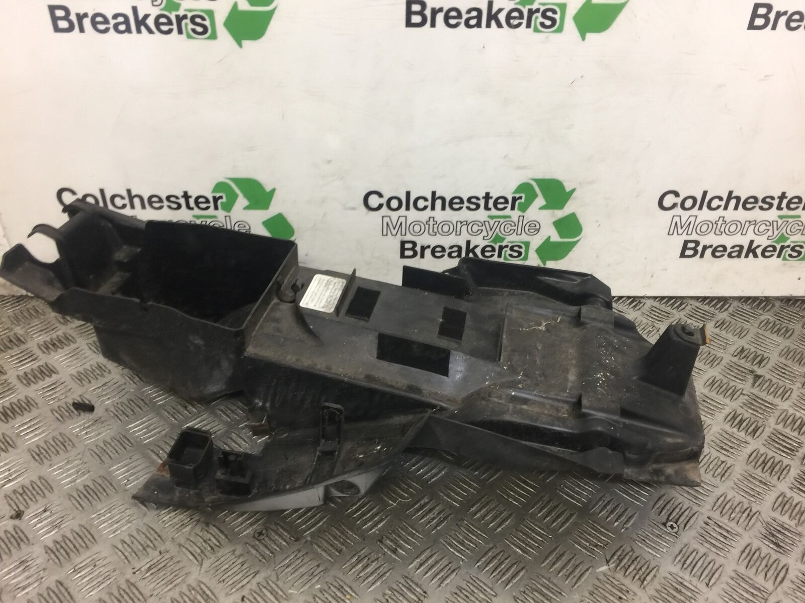 HONDA XL125 VARADERO UNDERTRAY  YEAR 2004 STOCK NO 409