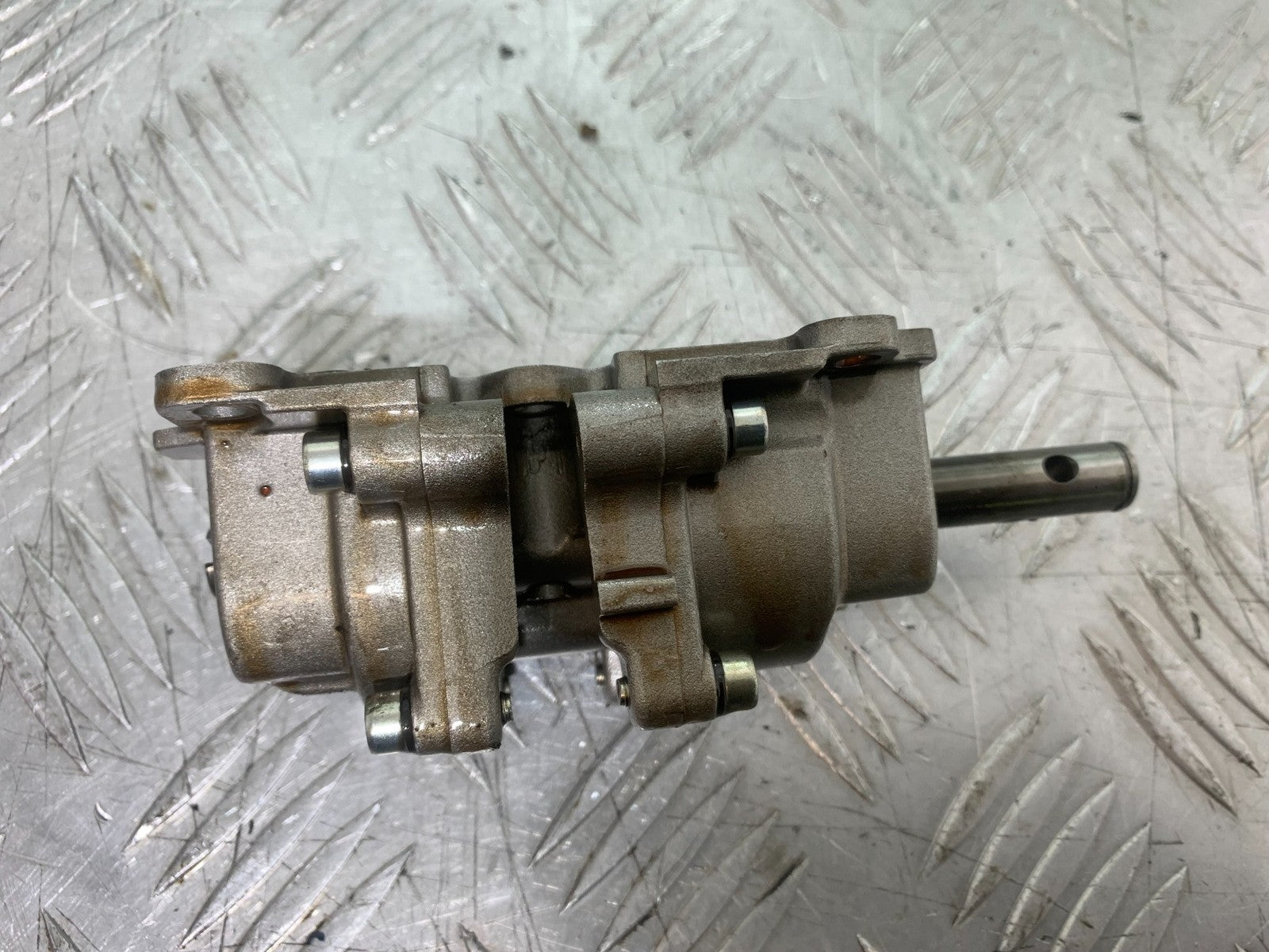 APRILIA TUONO 1000 V4 OIL PUMP YEAR 2013-2014  (CMB1239)