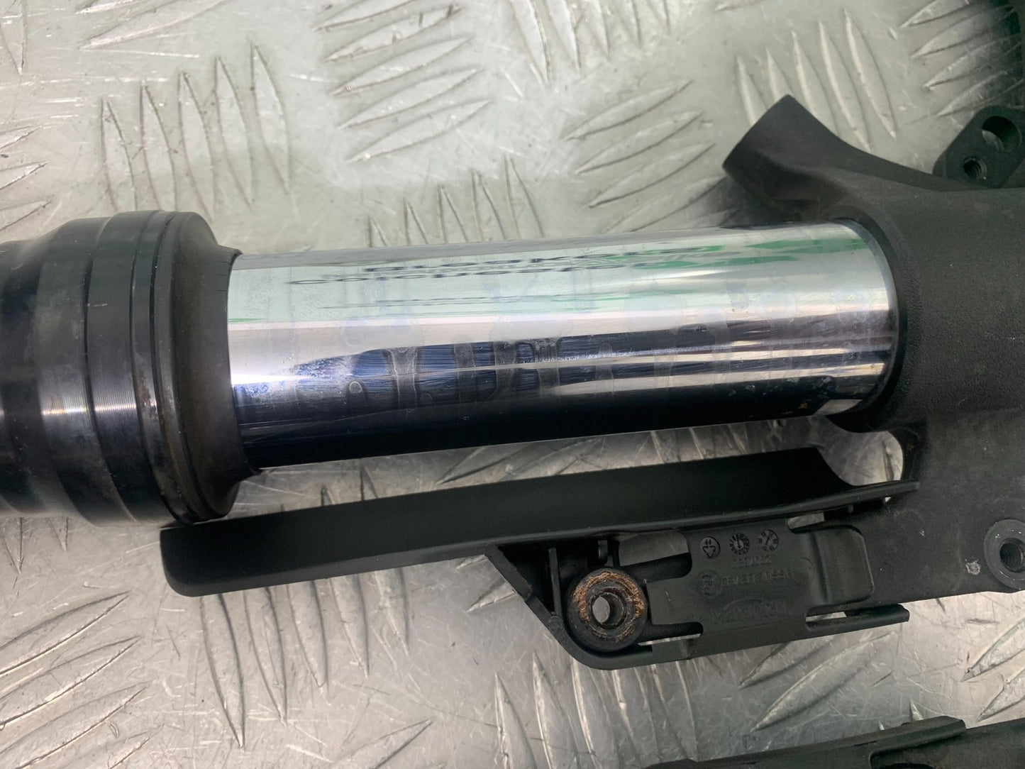 TRIUMPH 675 STREET TRIPLE RX FORKS   2015- 2017 (CMB1299)