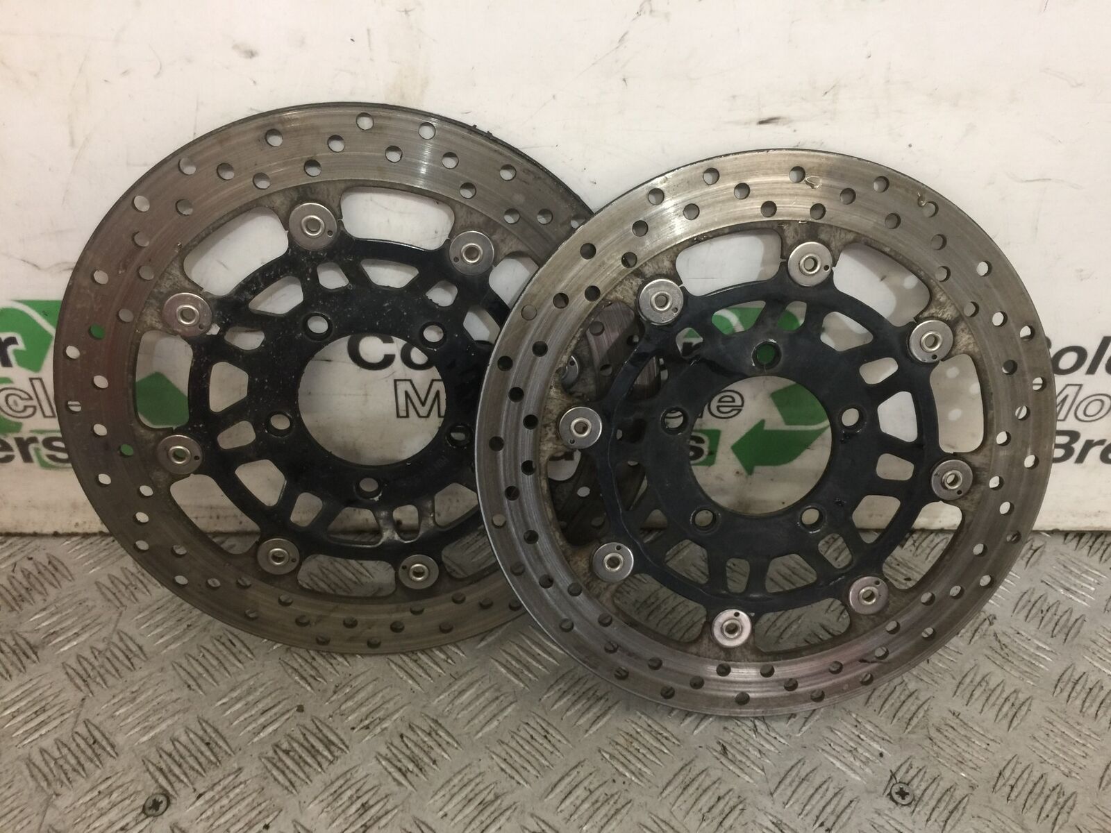 TRIUMPH 600 SPEED FOUR FRONT BRAKE DISCS    YEAR 2002  (STOCK 756)