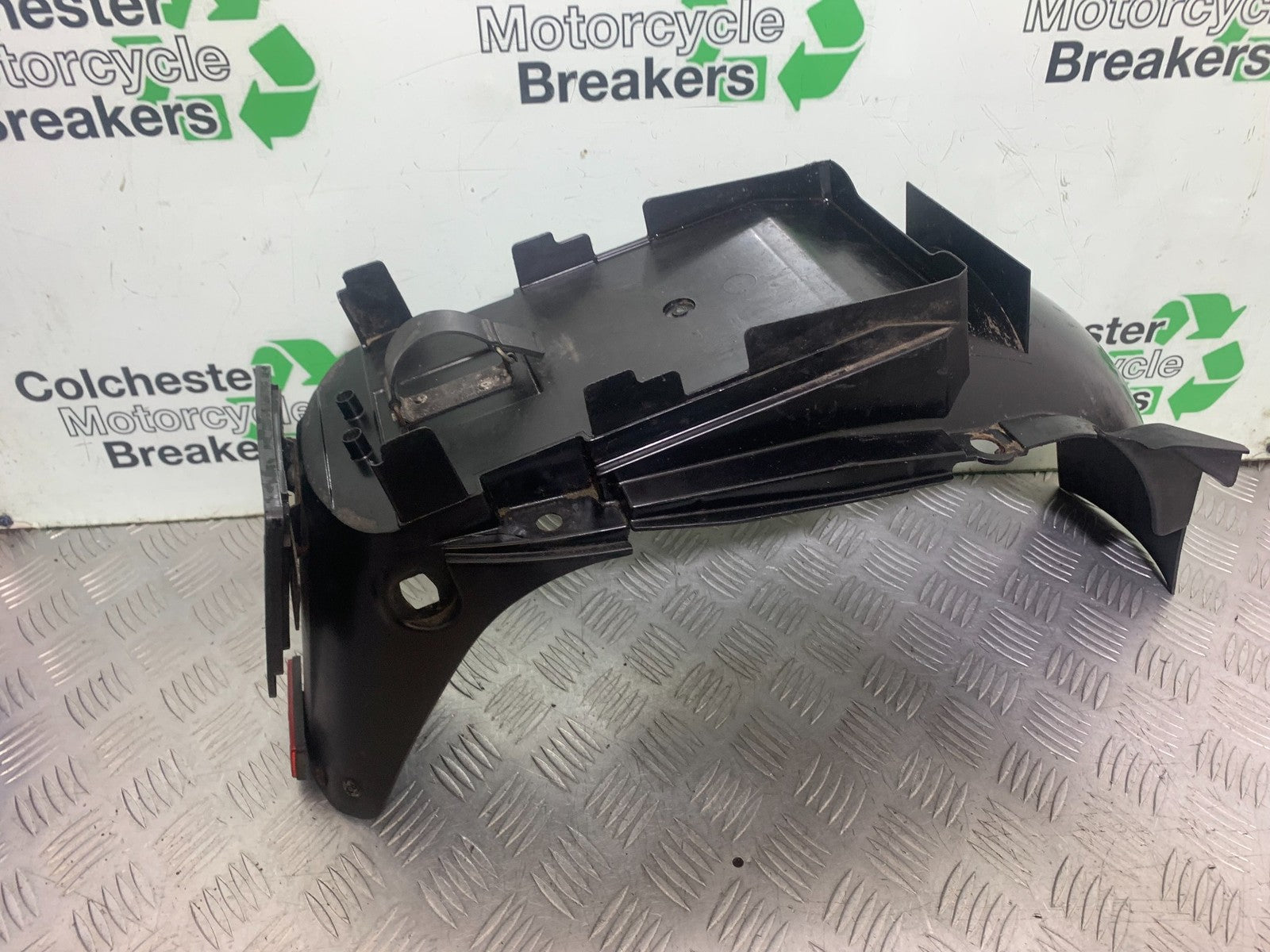 SUZUKI GSX750 INAZUMA REAR MUDGUARD  YEAR 1998-2003 (CMB1308)