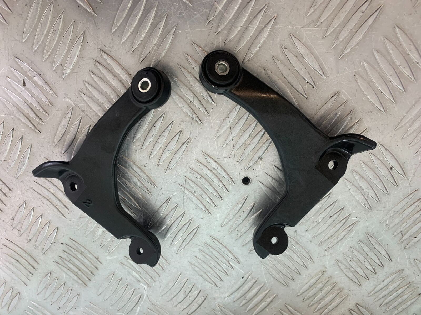 YAMAHA XSR900 XSR 900 LEFT & RIGHT COWL BRACKETS   YEAR 2021-2022 (CMB1073)