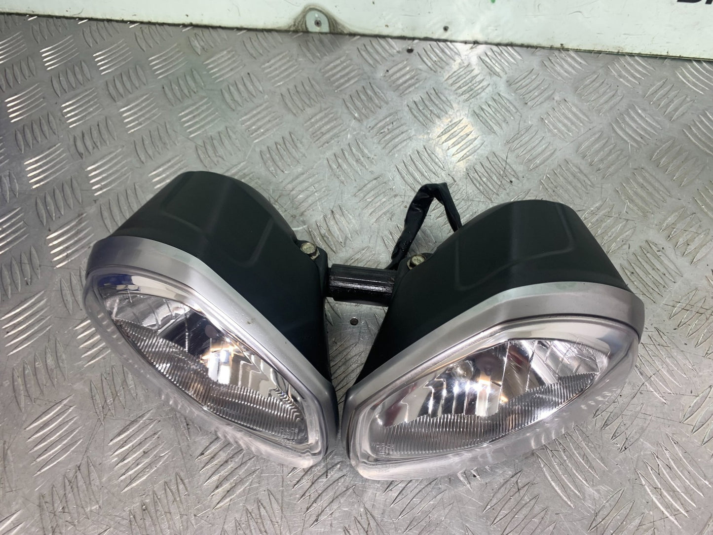 TRIUMPH 675 STREET TRIPLE R HEADLIGHTS YEAR 2013 - 2016 (CMB1221)